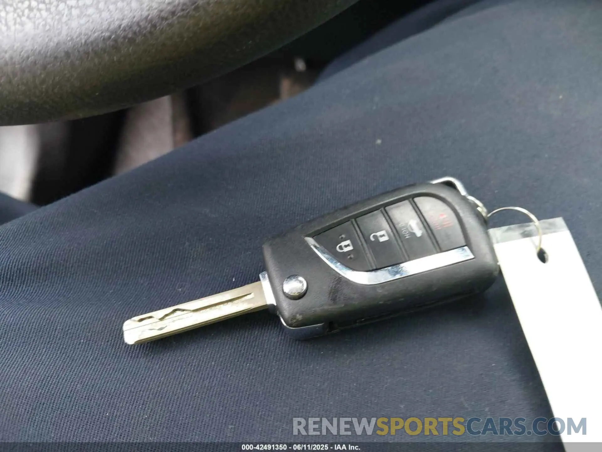 11 fotografías del automóvil dañado JTDEPMAE3MJ184112 TOYOTA COROLLA 2021