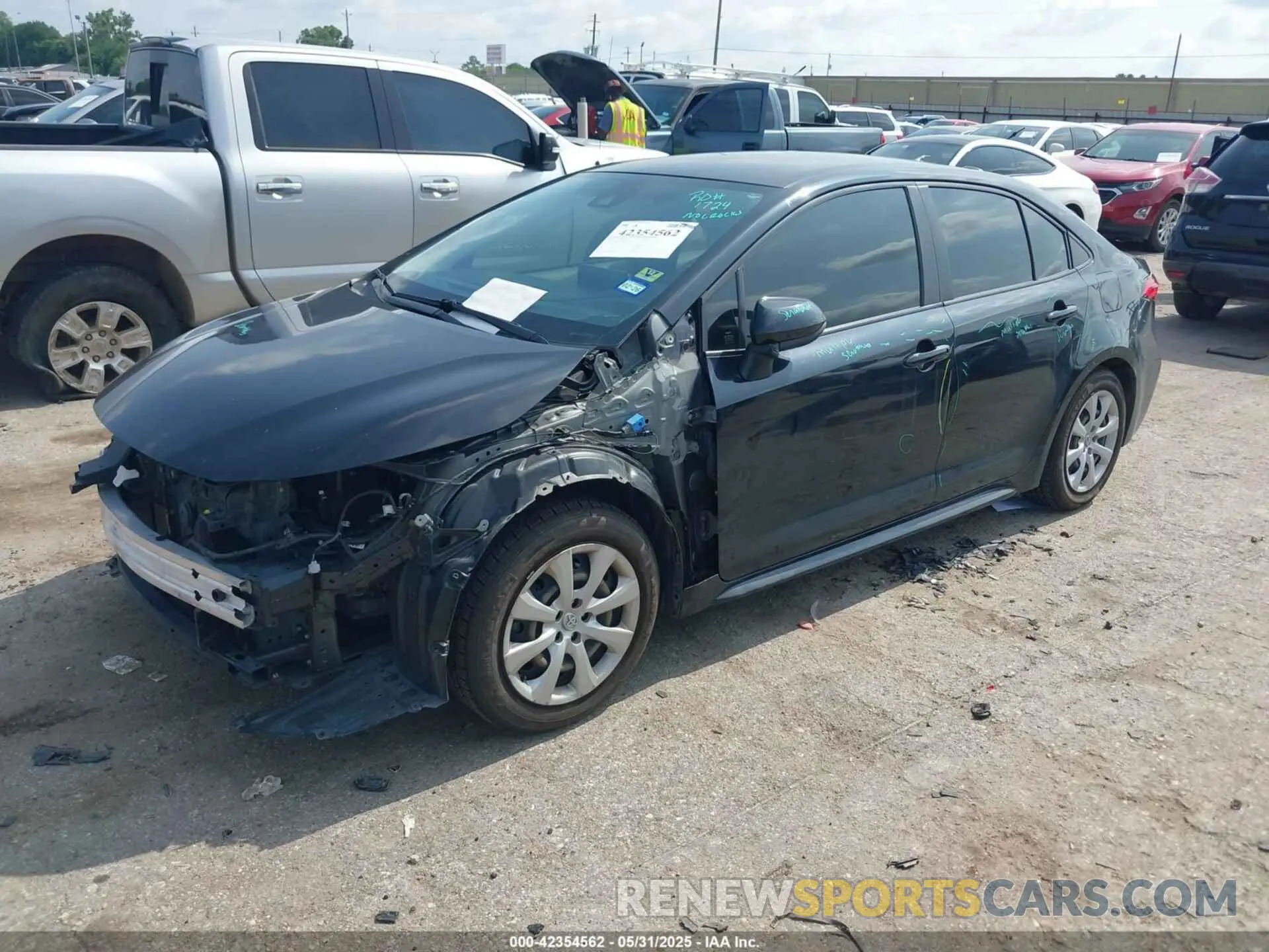 2 fotografías del automóvil dañado JTDEPMAE4MJ166315 TOYOTA COROLLA 2021