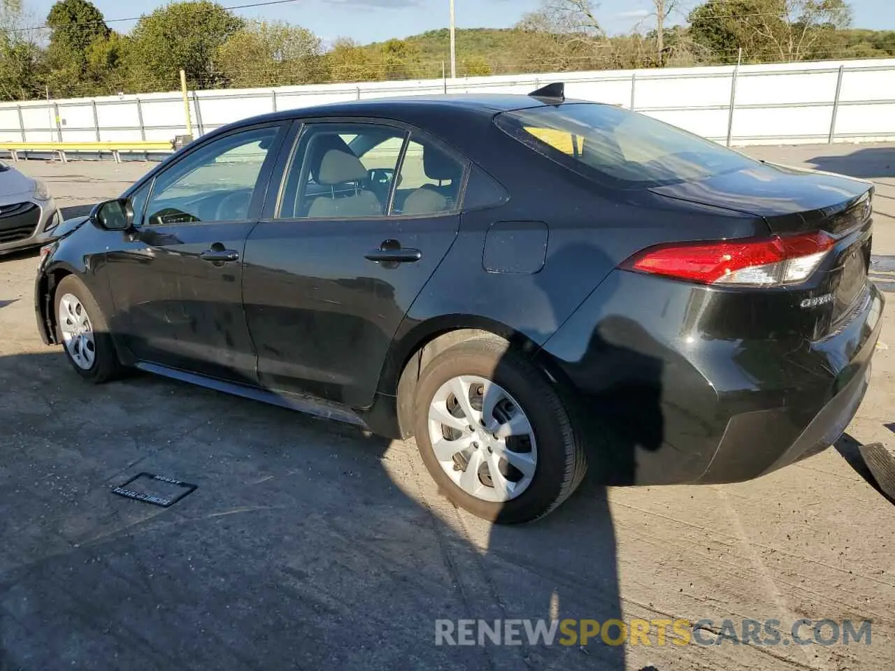 2 fotografías del automóvil dañado JTDEPMAE4MJ171028 TOYOTA COROLLA 2021