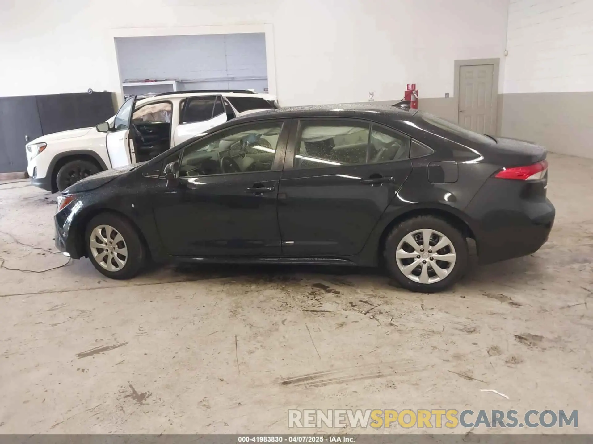 15 fotografías del automóvil dañado JTDEPMAE4MJ186595 TOYOTA COROLLA 2021
