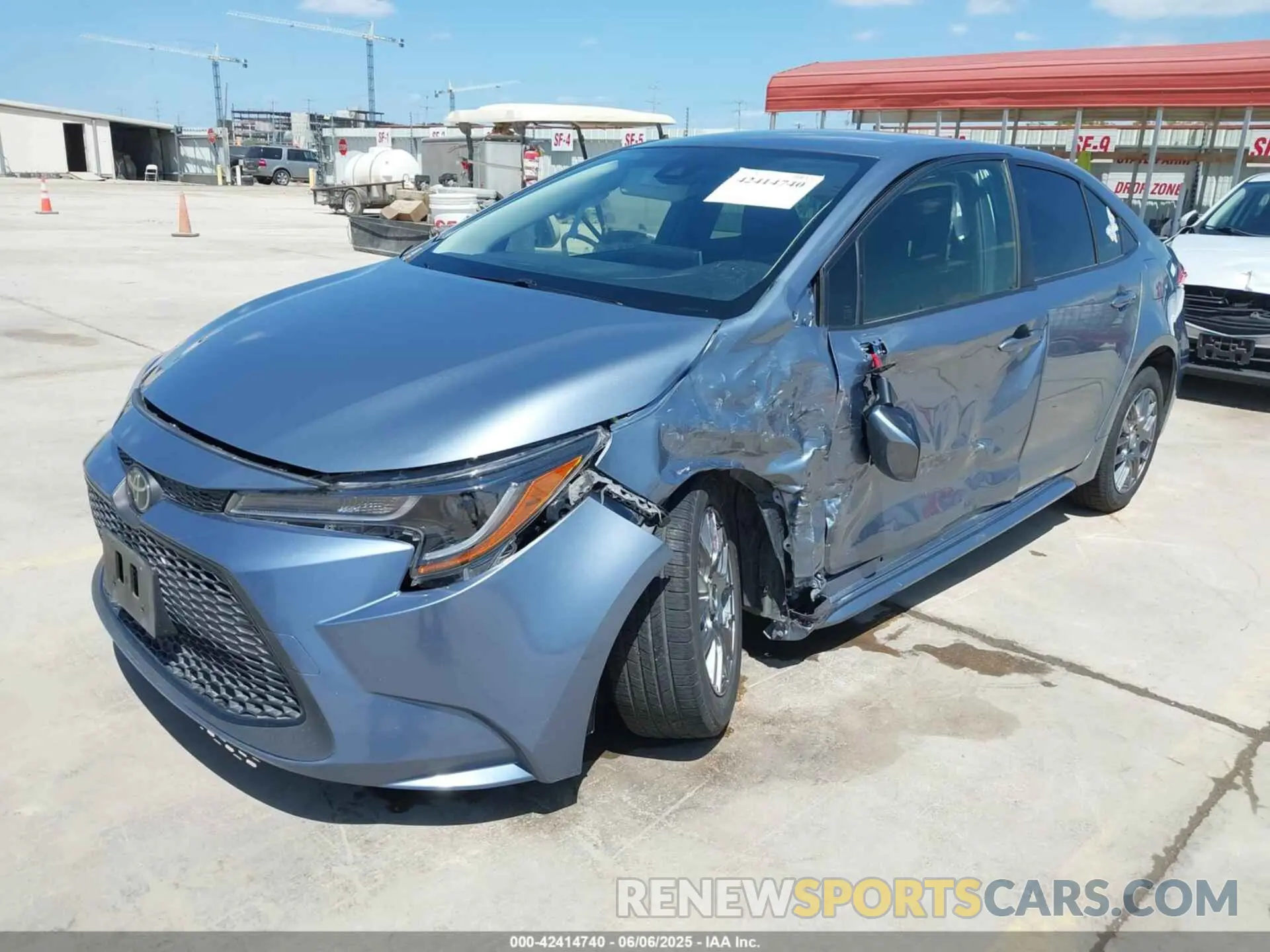 2 fotografías del automóvil dañado JTDEPMAE6MJ124132 TOYOTA COROLLA 2021