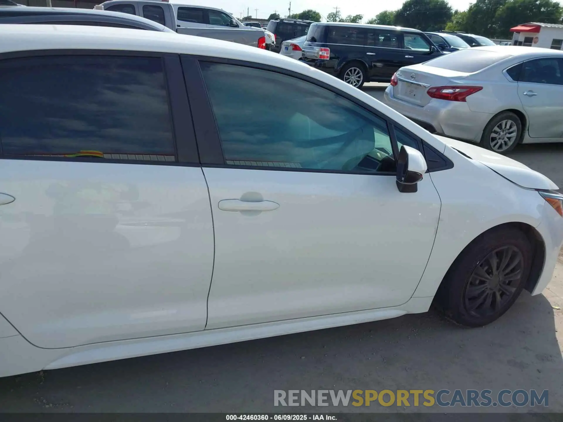 13 fotografías del automóvil dañado JTDEPMAE9MJ159201 TOYOTA COROLLA 2021