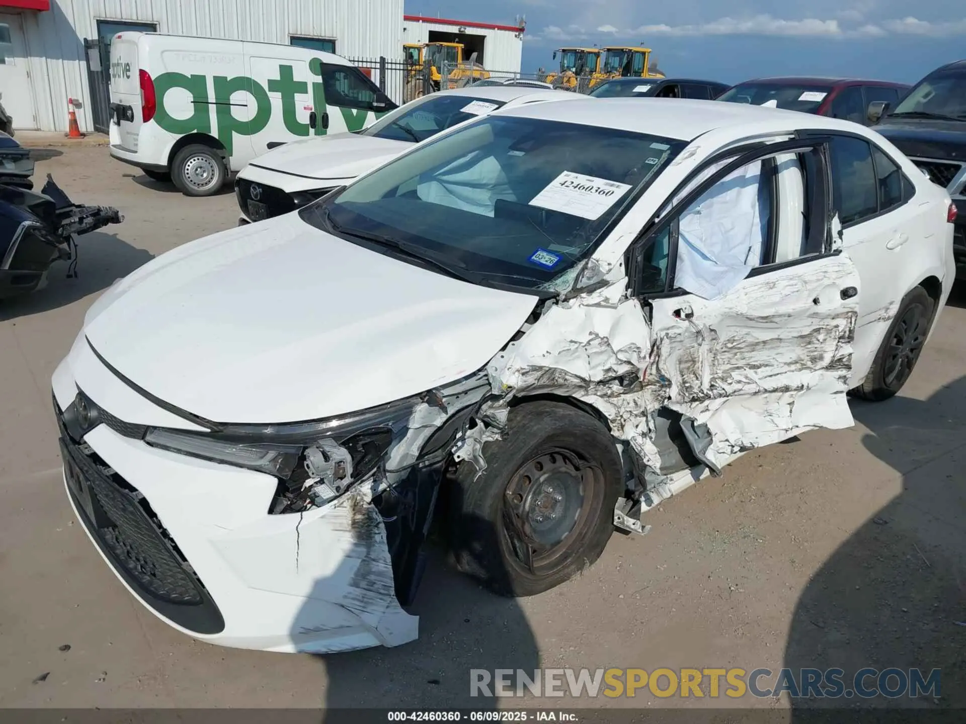2 fotografías del automóvil dañado JTDEPMAE9MJ159201 TOYOTA COROLLA 2021