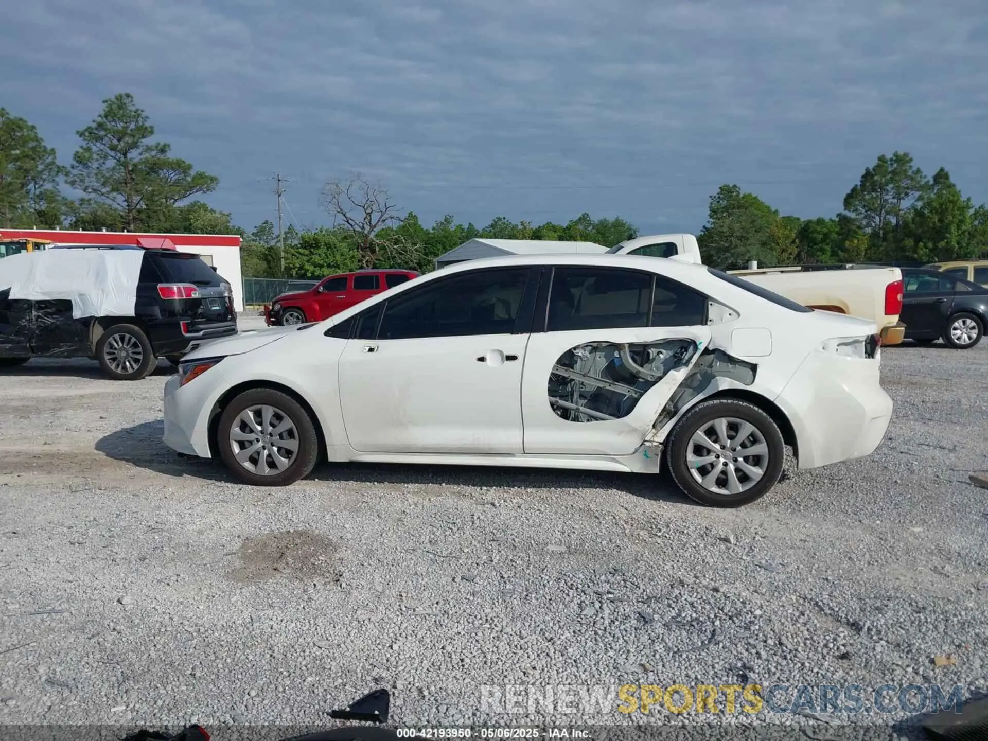 15 fotografías del automóvil dañado JTDEPMAE9MJ171204 TOYOTA COROLLA 2021