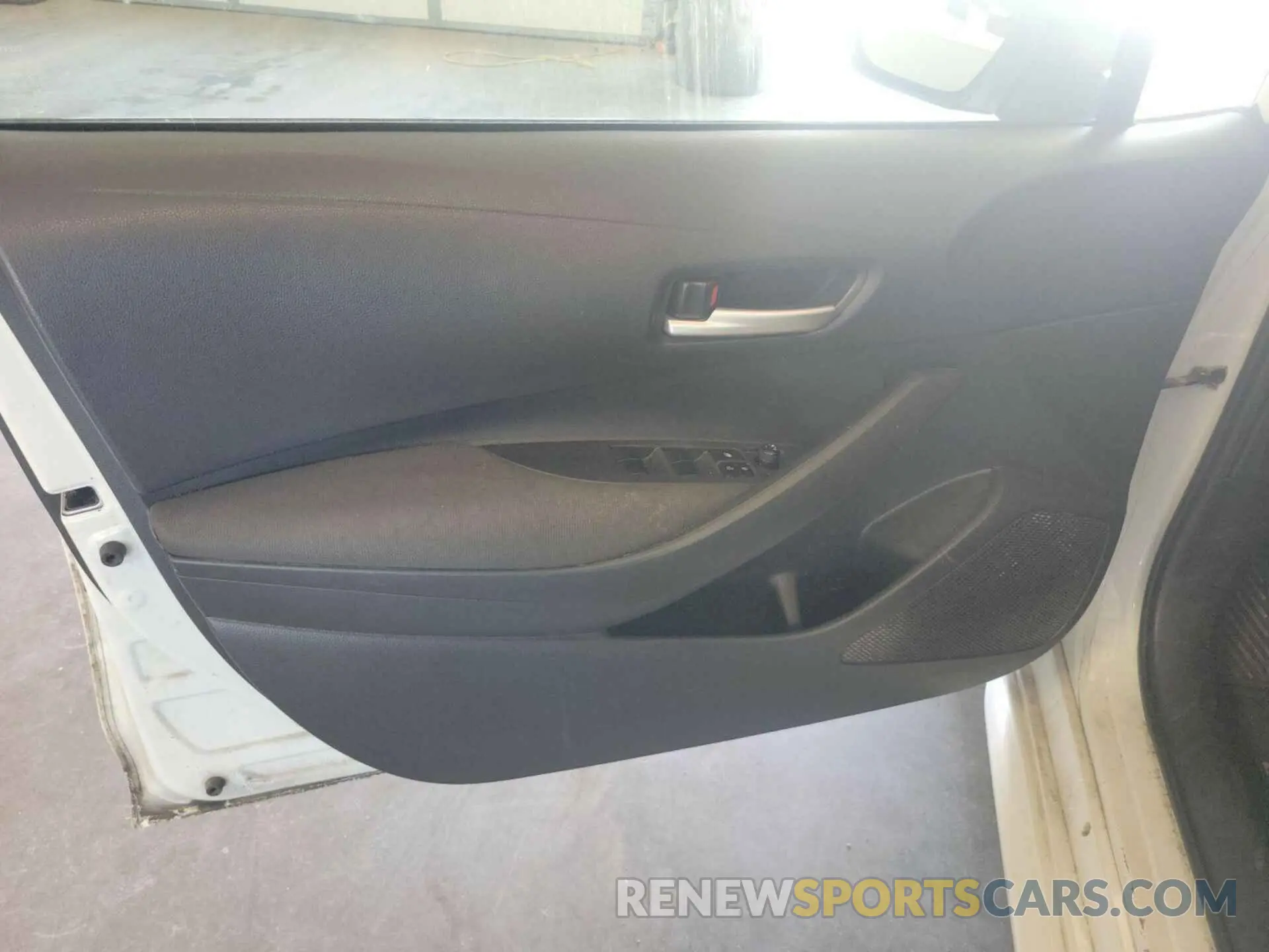2 fotografías del automóvil dañado JTDEPMAEXMJ189047 TOYOTA COROLLA 2021