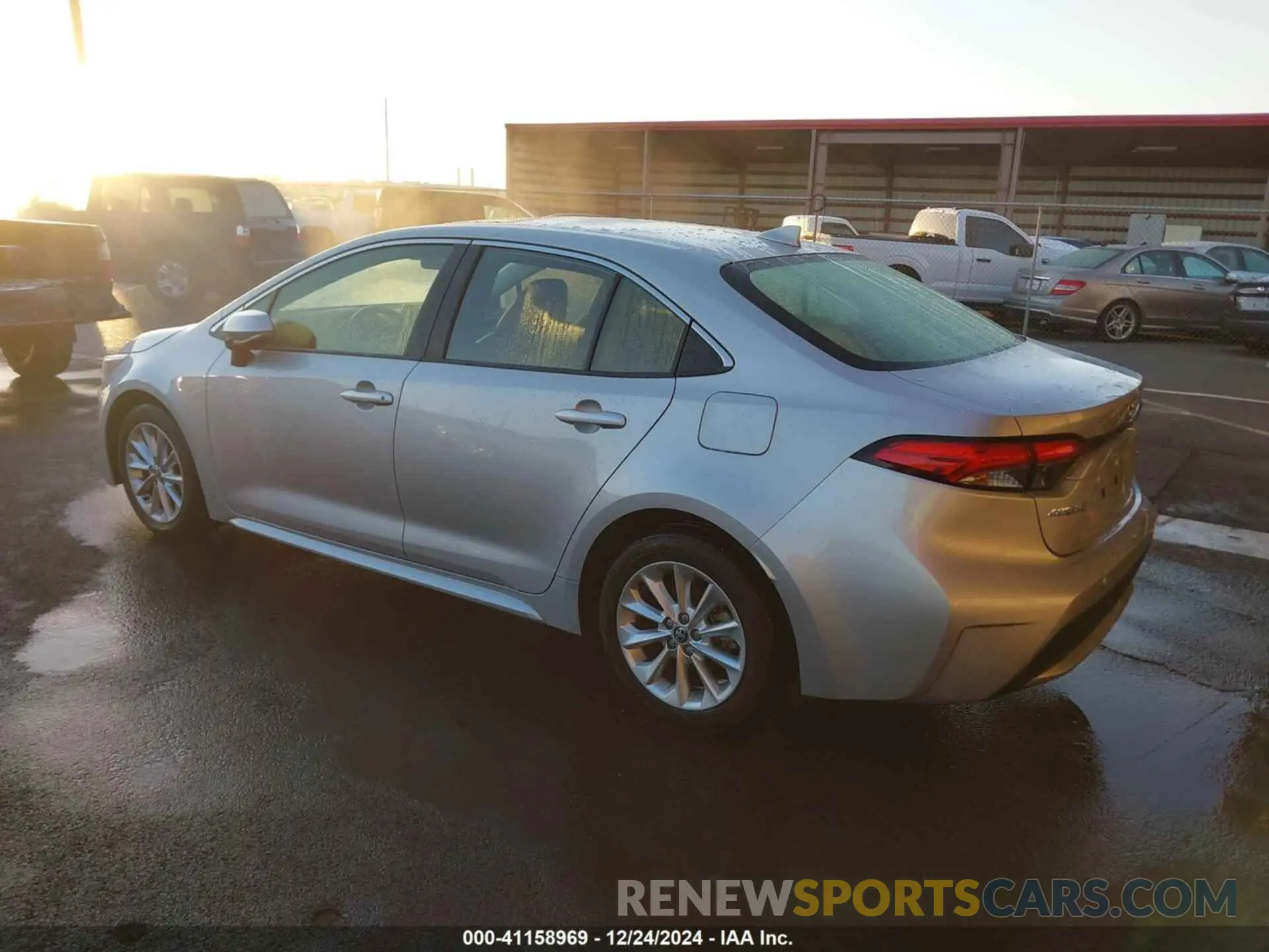 3 fotografías del automóvil dañado JTDFPMAE1MJ188633 TOYOTA COROLLA 2021
