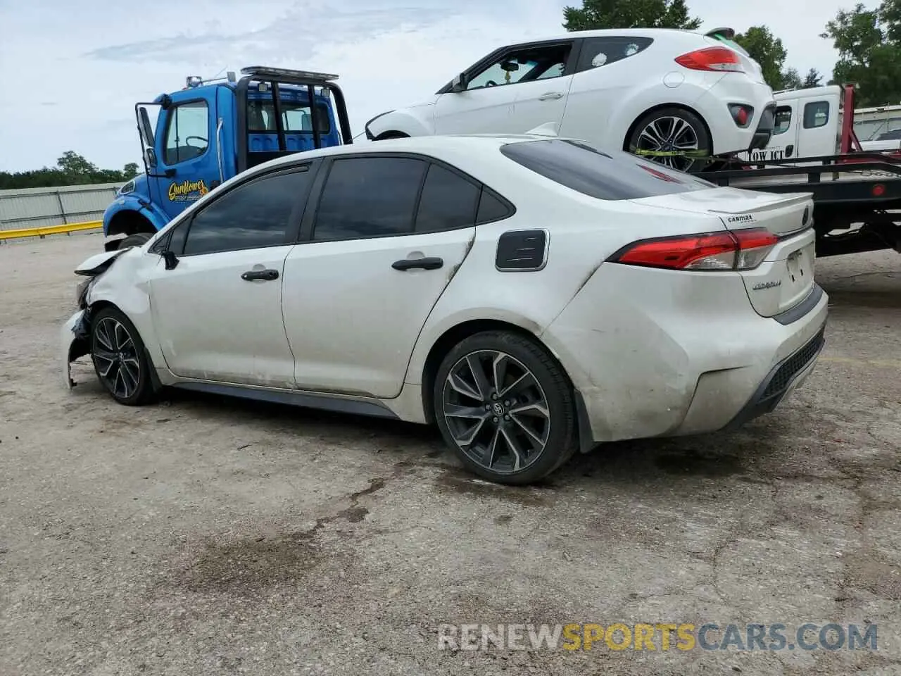 2 fotografías del automóvil dañado JTDS4MCEXMJ057446 TOYOTA COROLLA 2021