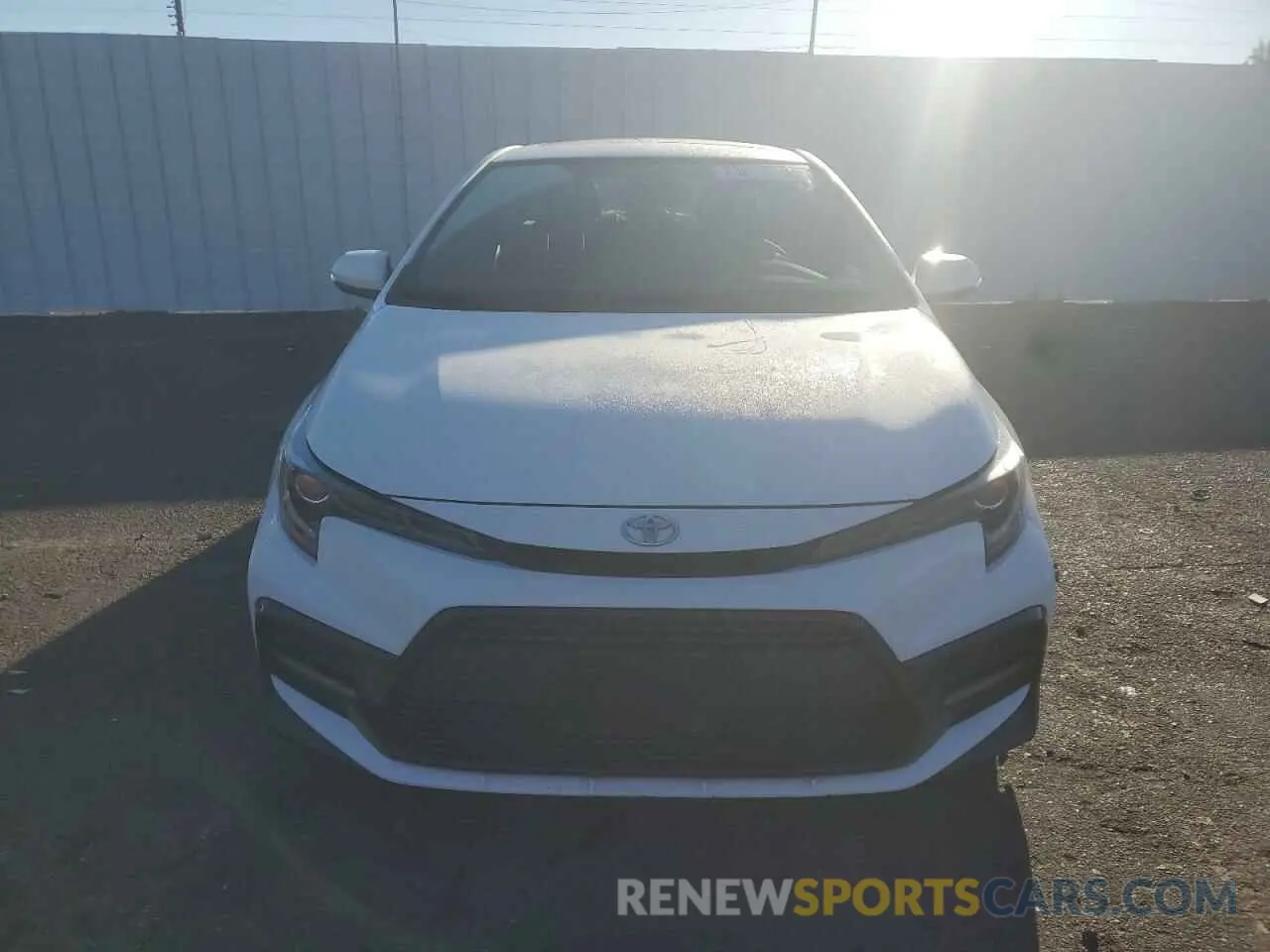 5 fotografías del automóvil dañado JTDT4MCE4MJ066969 TOYOTA COROLLA 2021