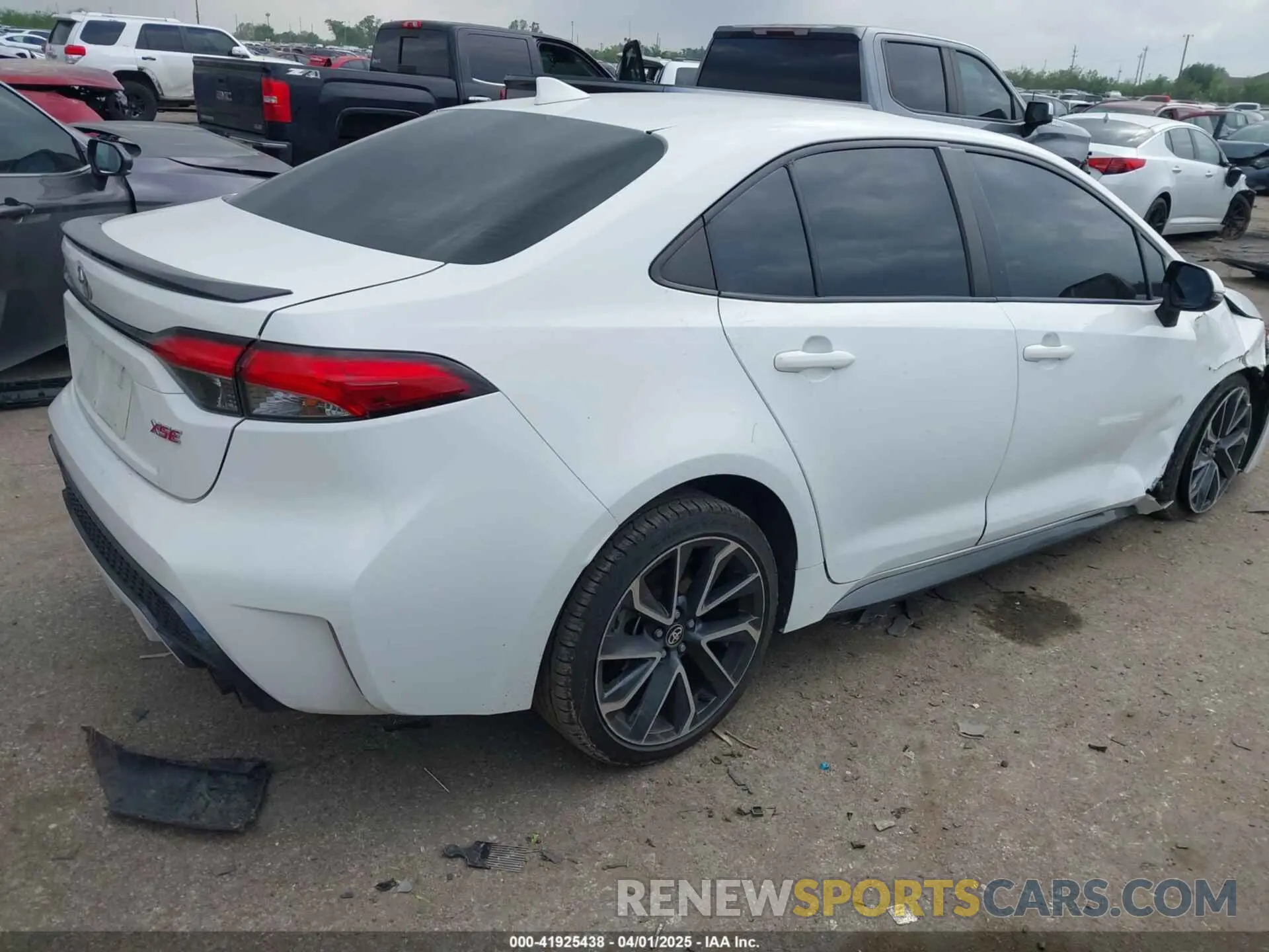 4 fotografías del automóvil dañado JTDT4MCE9MJ067874 TOYOTA COROLLA 2021