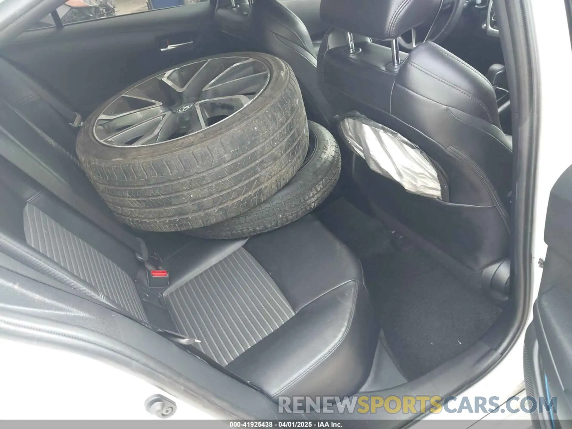 8 fotografías del automóvil dañado JTDT4MCE9MJ067874 TOYOTA COROLLA 2021