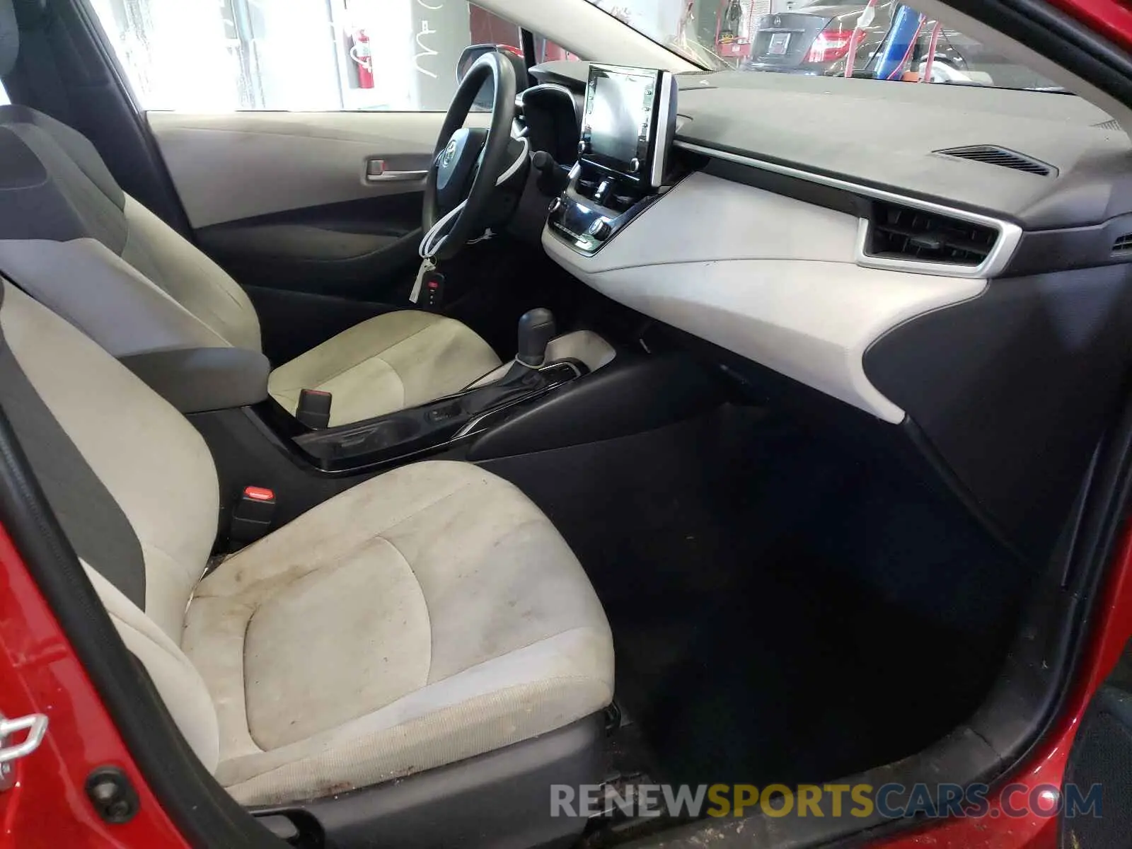 5 fotografías del automóvil dañado JTDVPMAEXMJ121363 TOYOTA COROLLA 2021