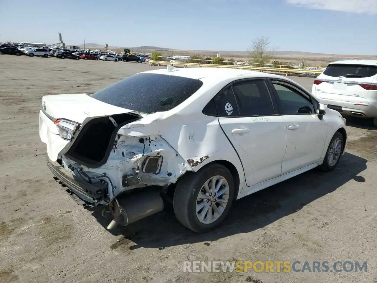 3 fotografías del automóvil dañado JTDVPMAEXMJ161202 TOYOTA COROLLA 2021
