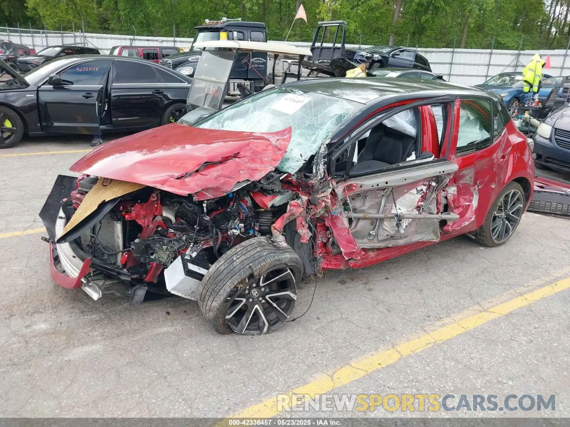 2 fotografías del automóvil dañado JTNA4MBE9M3140914 TOYOTA COROLLA 2021
