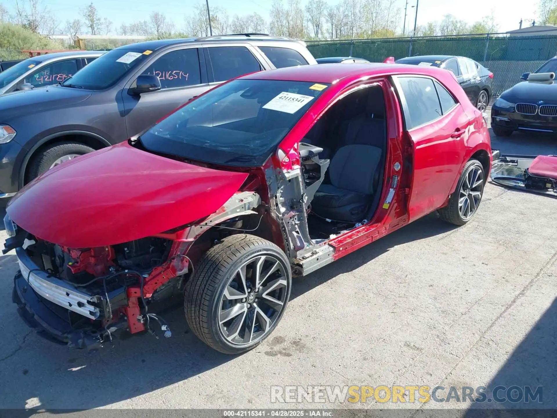 2 fotografías del automóvil dañado JTNC4MBE4M3138772 TOYOTA COROLLA 2021