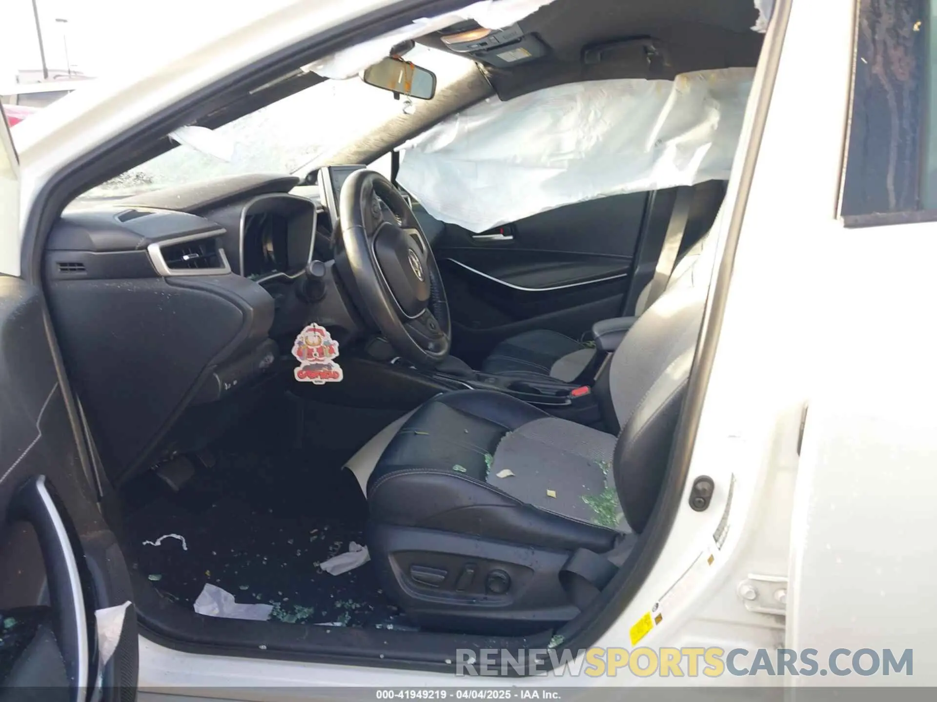 5 fotografías del automóvil dañado JTNC4MBE5M3146928 TOYOTA COROLLA 2021