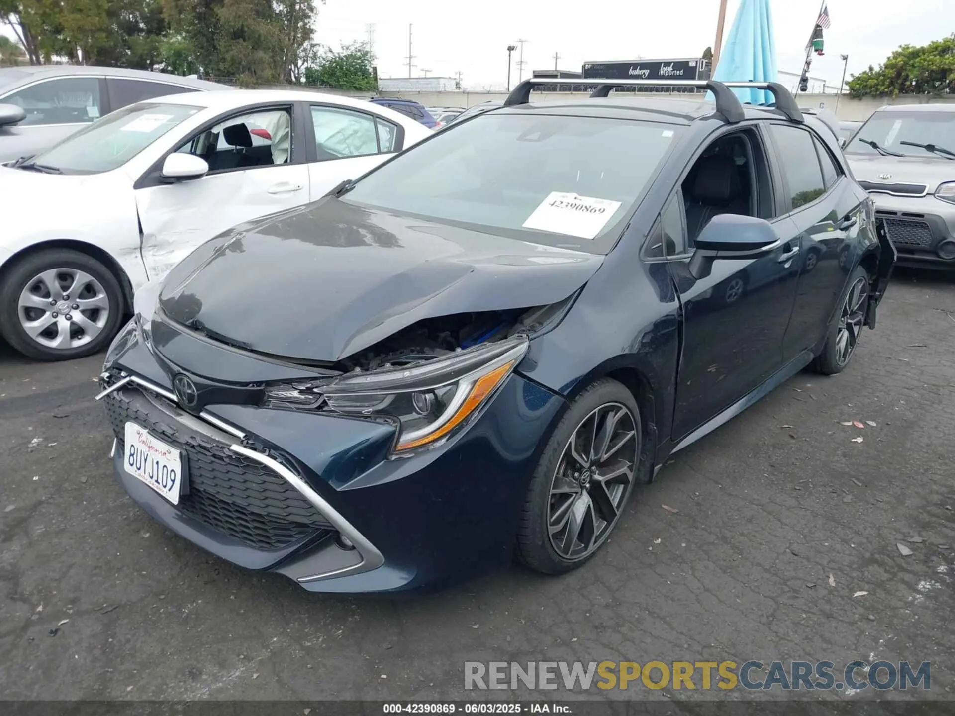 2 fotografías del automóvil dañado JTNC4MBE9M3125080 TOYOTA COROLLA 2021