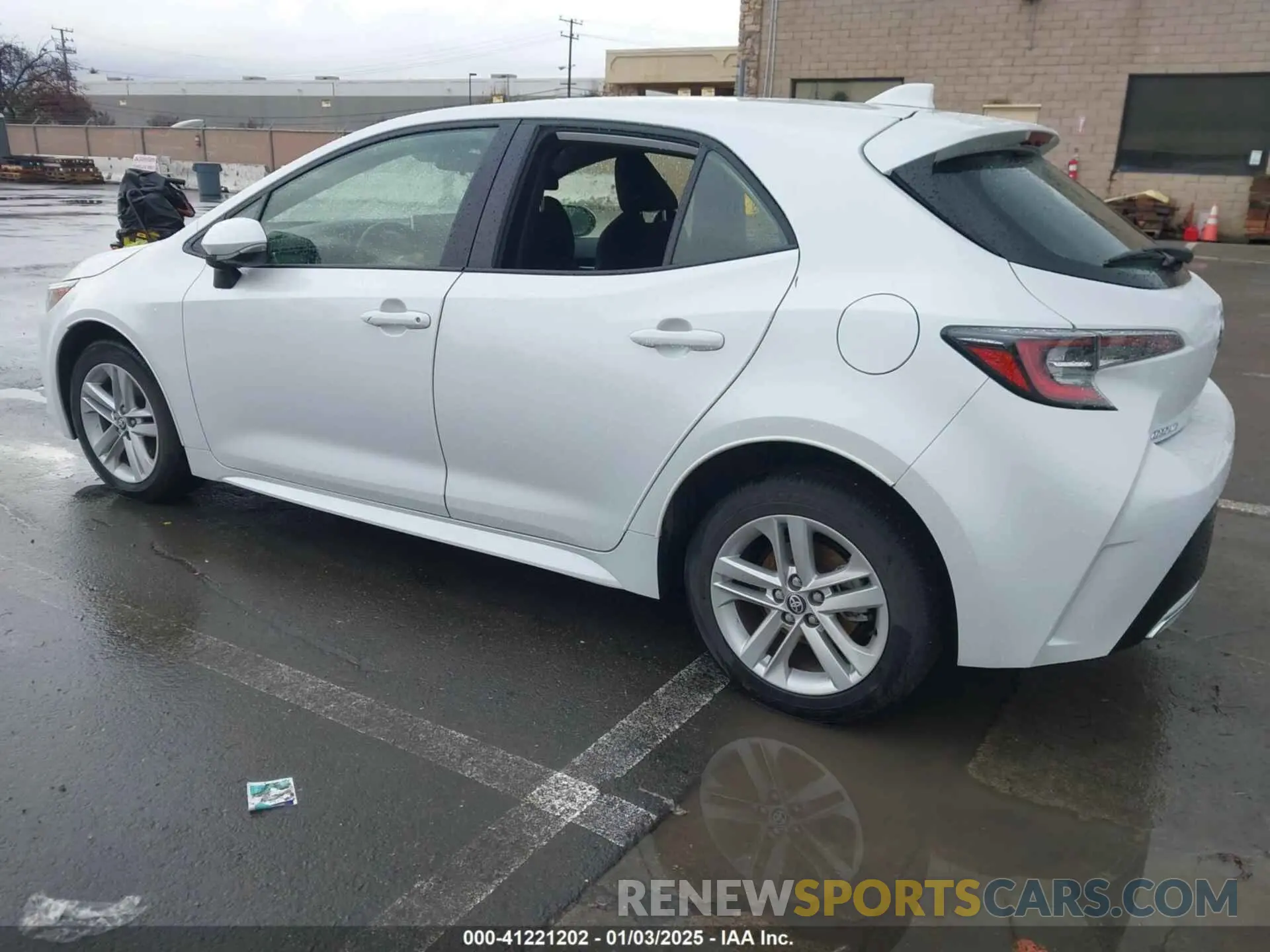 3 fotografías del automóvil dañado JTND4MBE1M3135655 TOYOTA COROLLA 2021