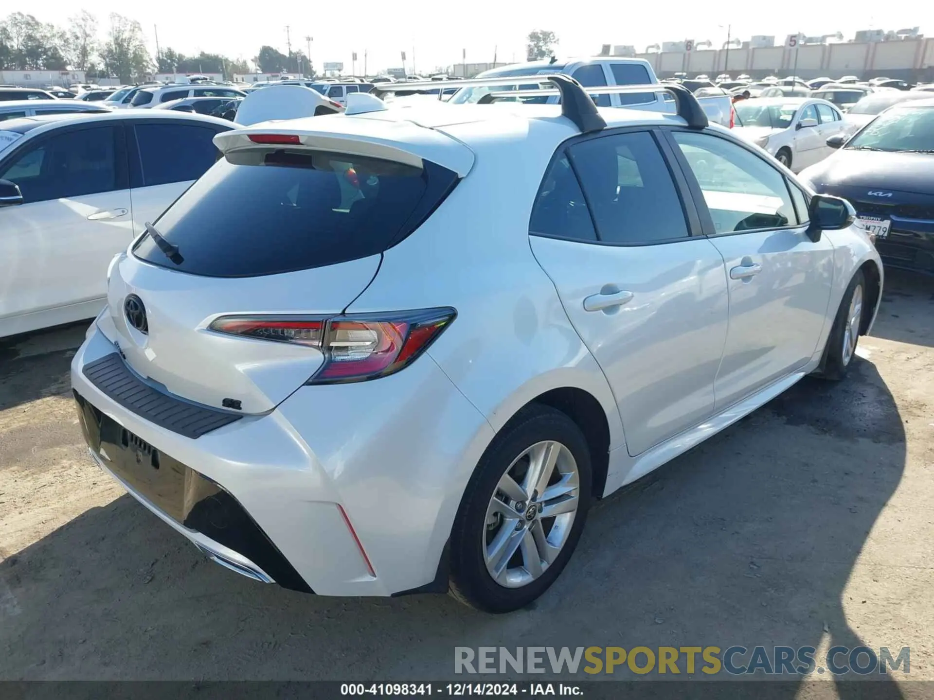 4 fotografías del automóvil dañado JTND4MBE4M3135388 TOYOTA COROLLA 2021