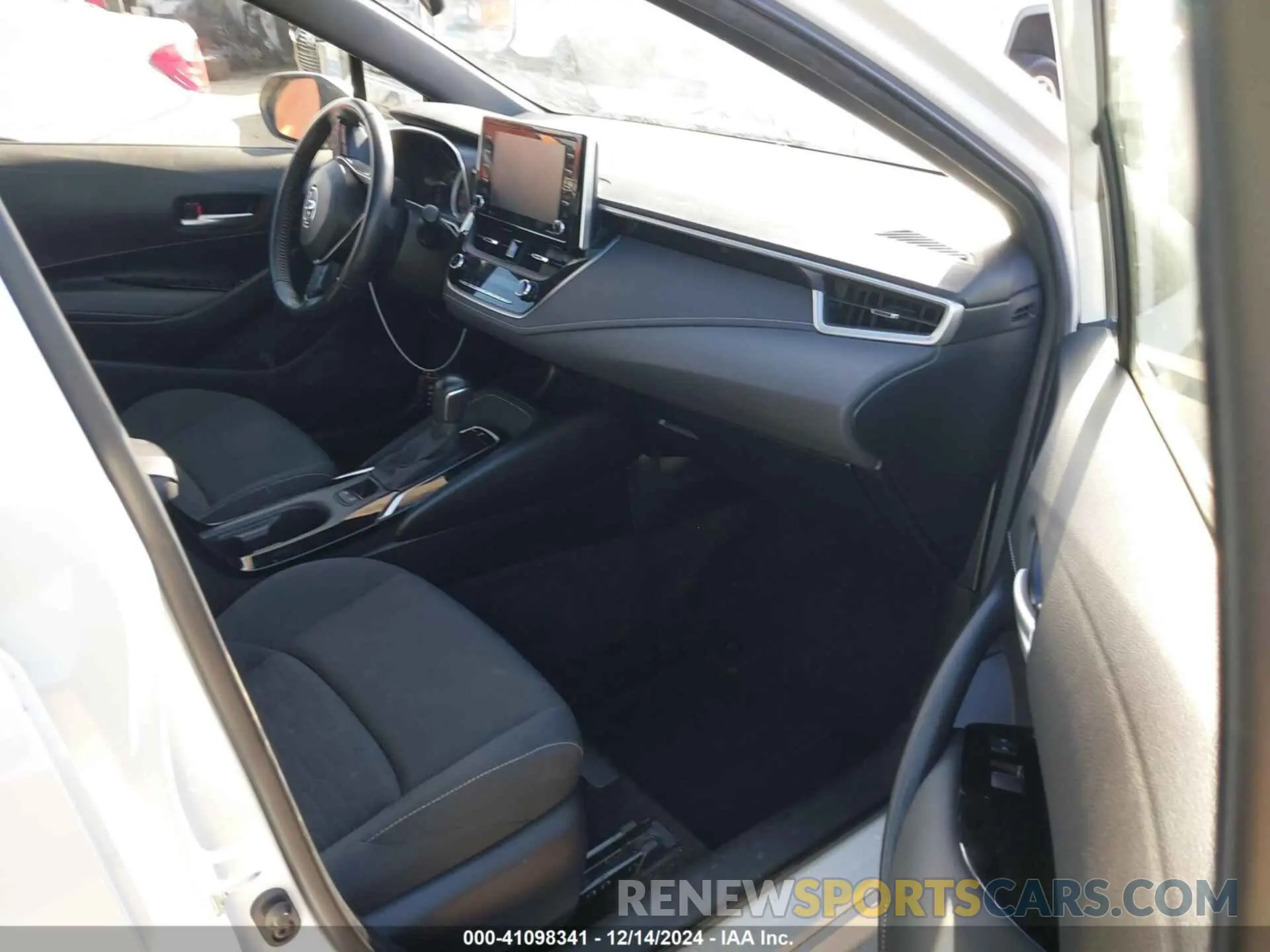 5 fotografías del automóvil dañado JTND4MBE4M3135388 TOYOTA COROLLA 2021