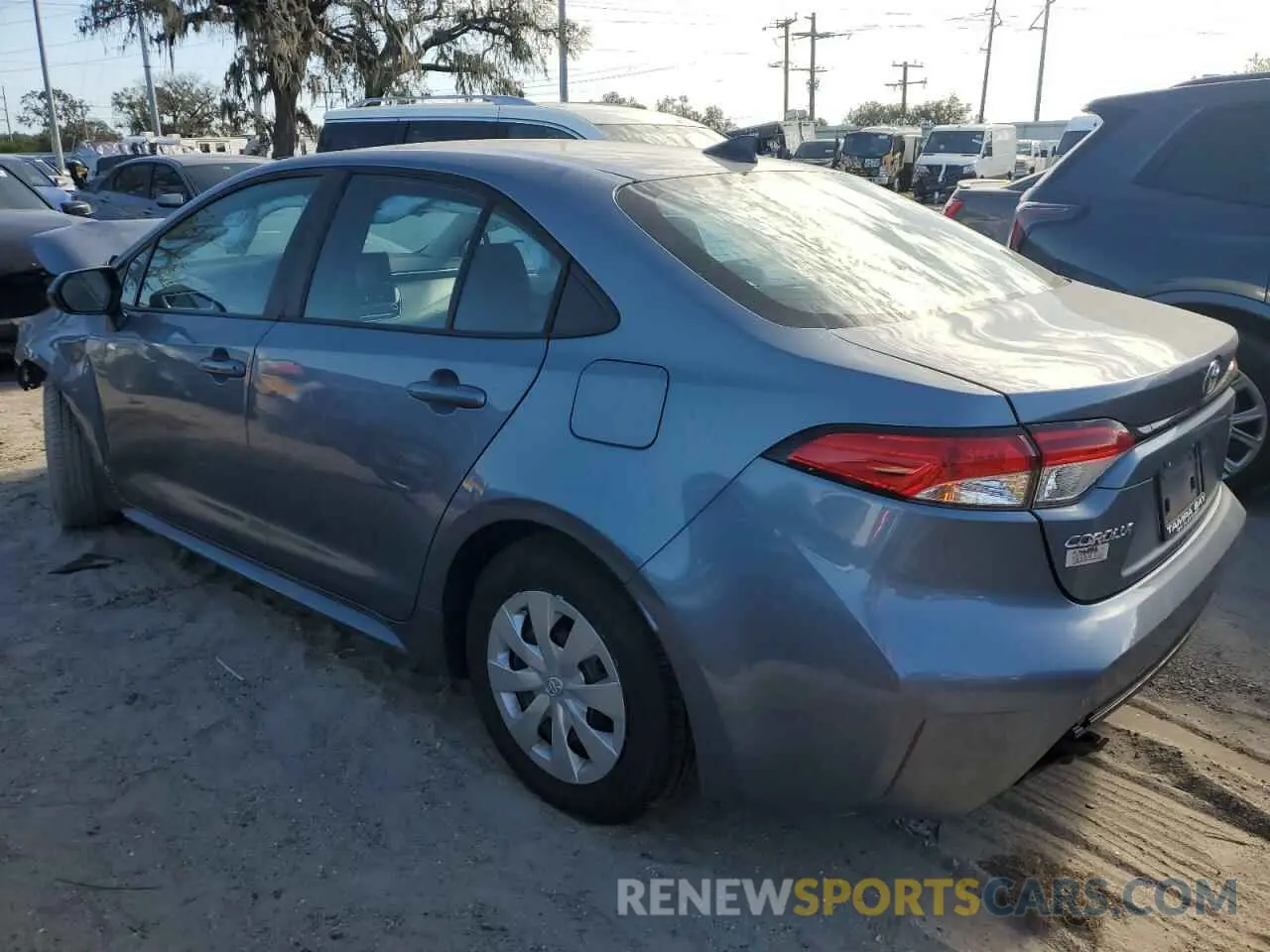 2 fotografías del automóvil dañado 5YFDPMAE2NP333716 TOYOTA COROLLA 2022
