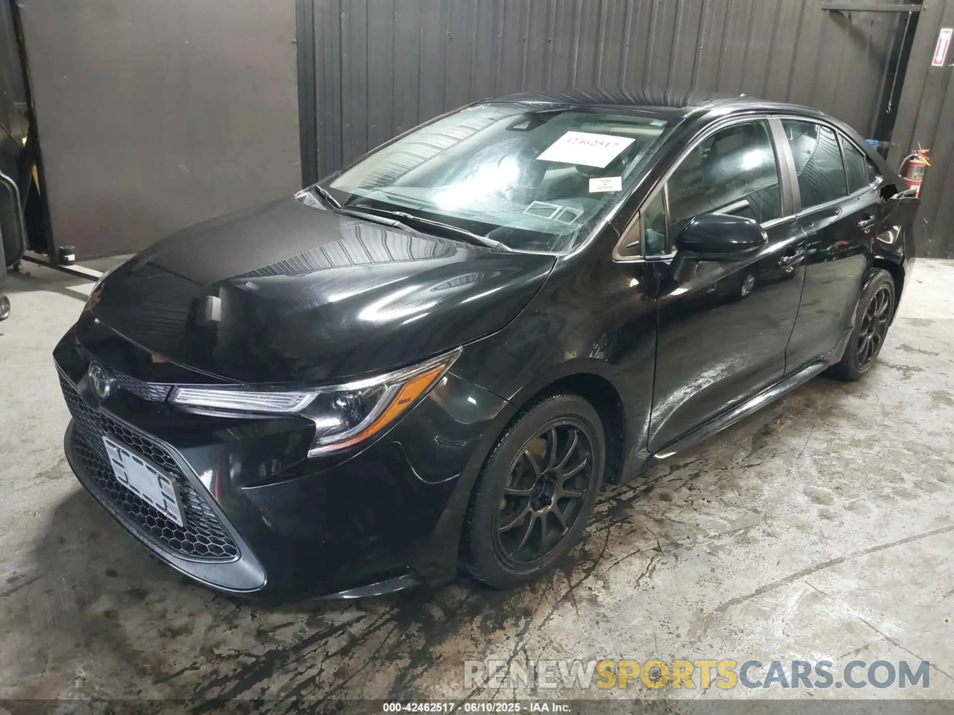2 fotografías del automóvil dañado 5YFDPMAE3NP294019 TOYOTA COROLLA 2022