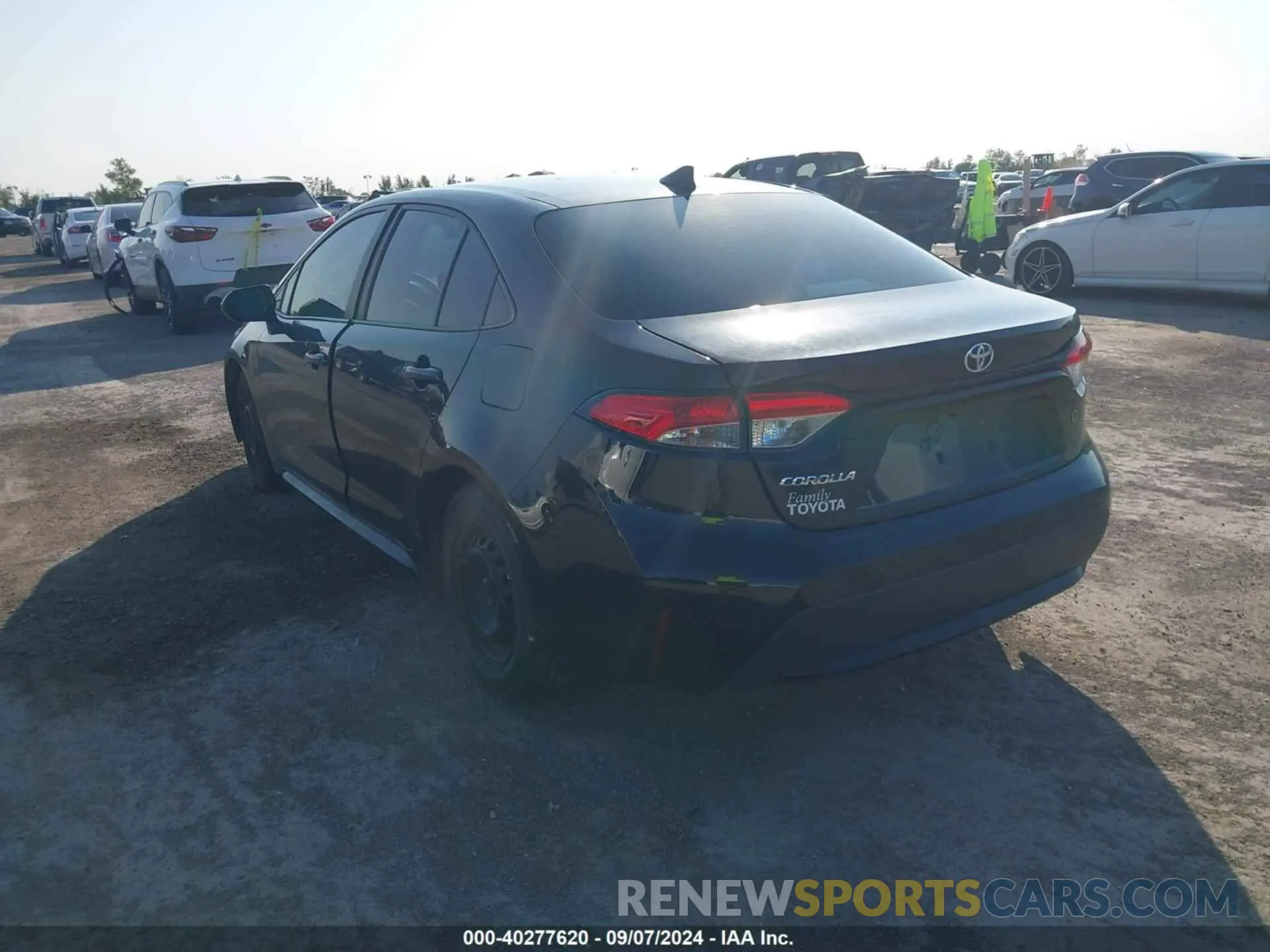 3 fotografías del automóvil dañado 5YFDPMAE7NP389442 TOYOTA COROLLA 2022