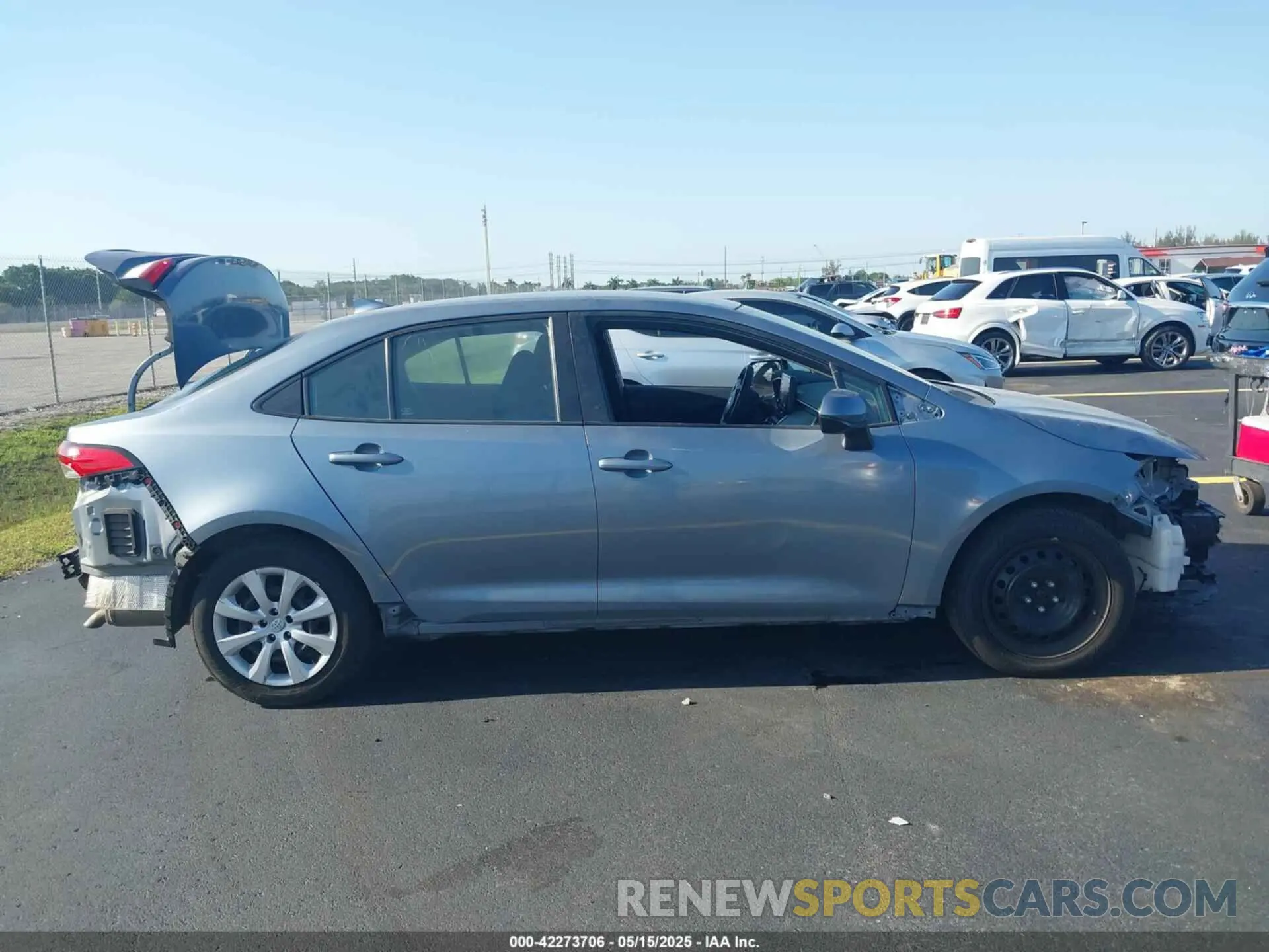 14 fotografías del automóvil dañado 5YFEPMAE0NP272614 TOYOTA COROLLA 2022