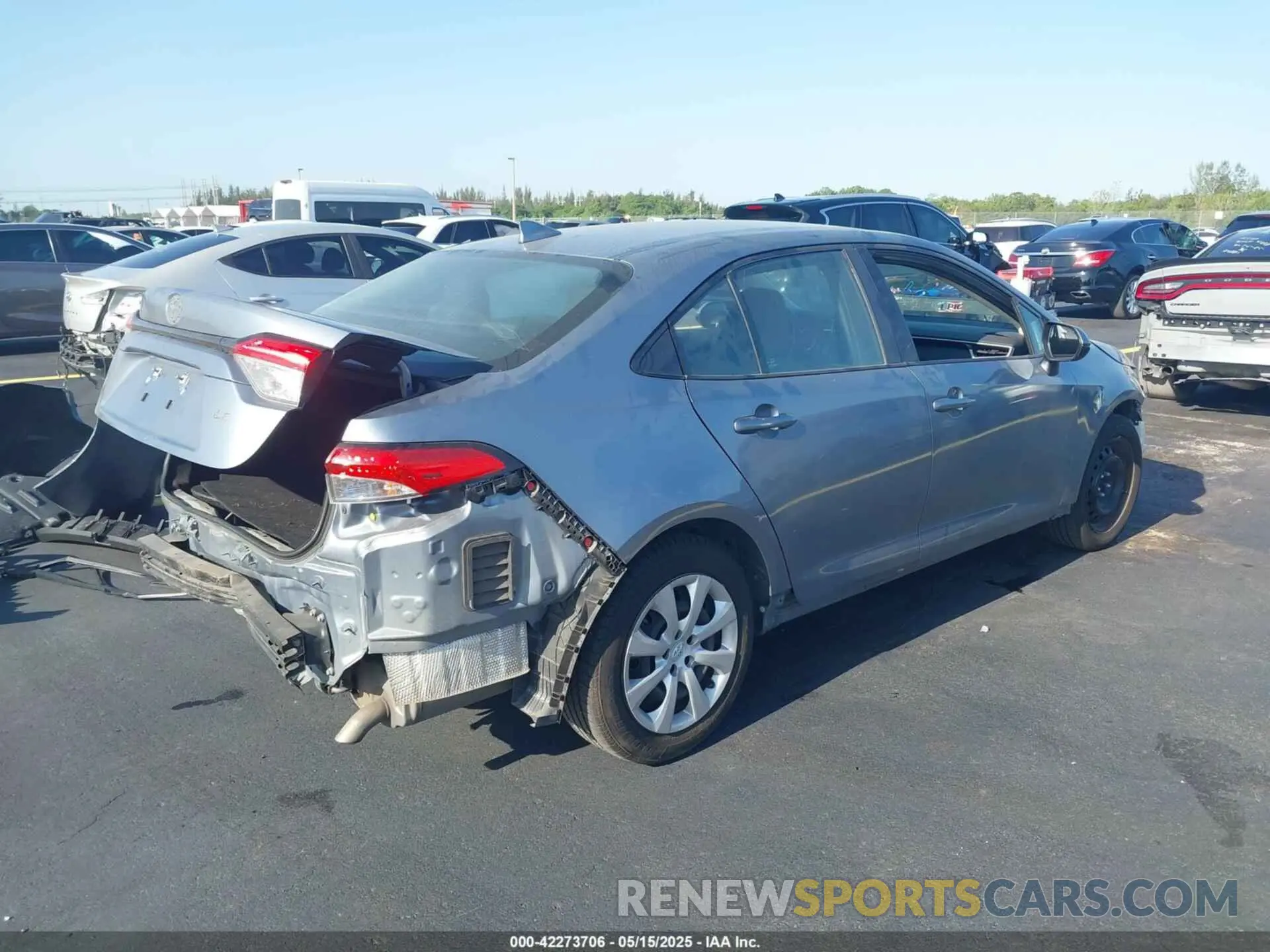 4 fotografías del automóvil dañado 5YFEPMAE0NP272614 TOYOTA COROLLA 2022