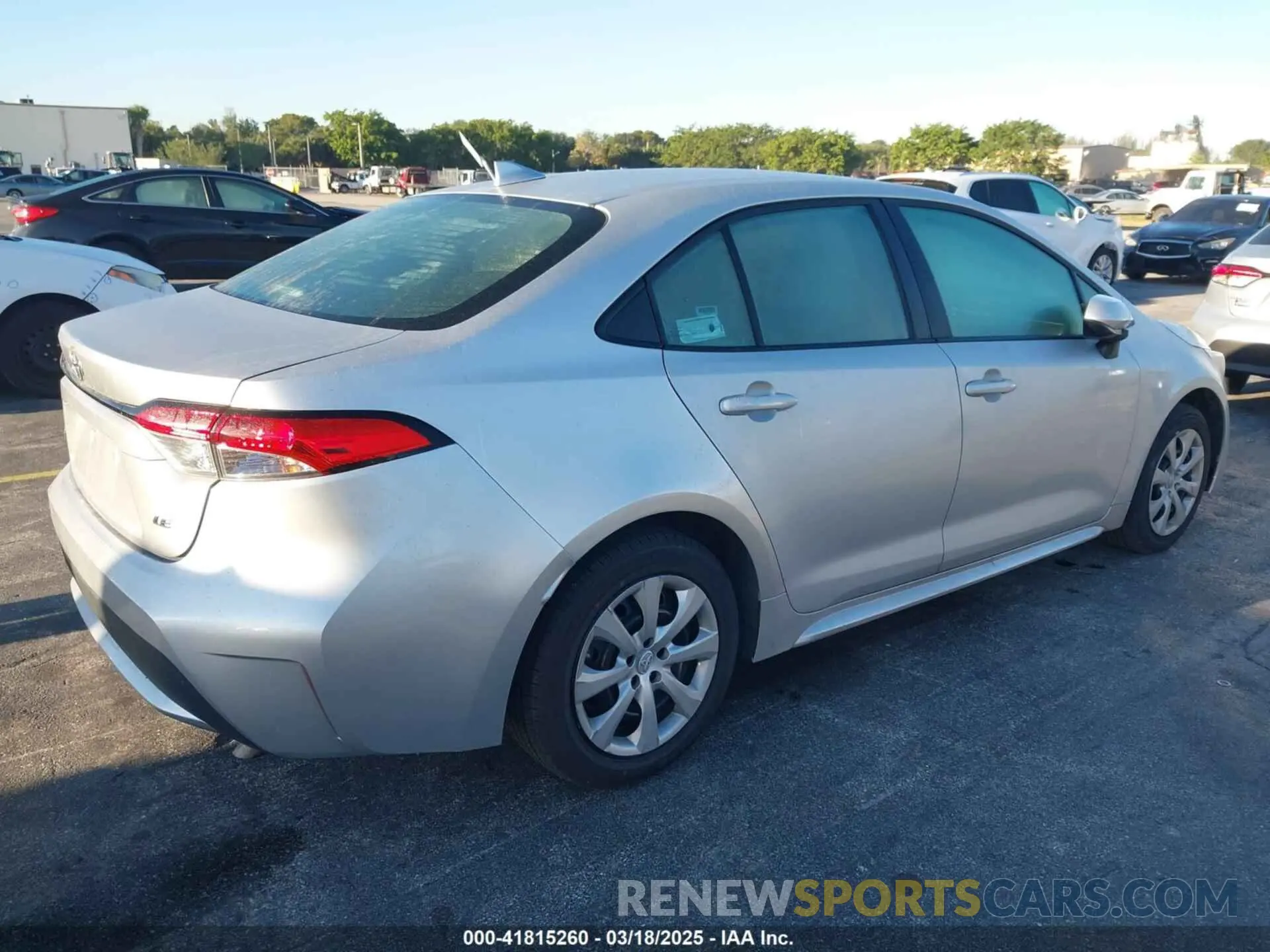 4 fotografías del automóvil dañado 5YFEPMAE0NP295181 TOYOTA COROLLA 2022