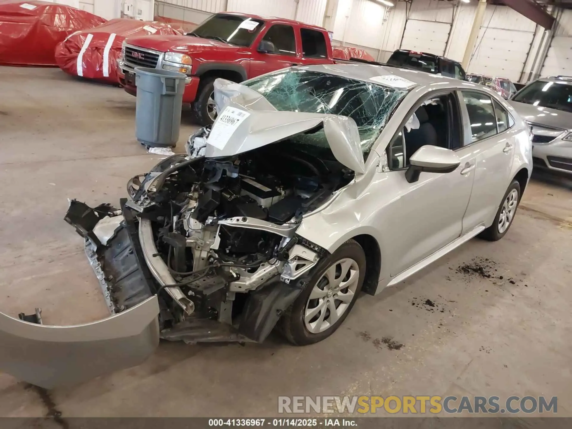 2 fotografías del automóvil dañado 5YFEPMAE0NP301996 TOYOTA COROLLA 2022