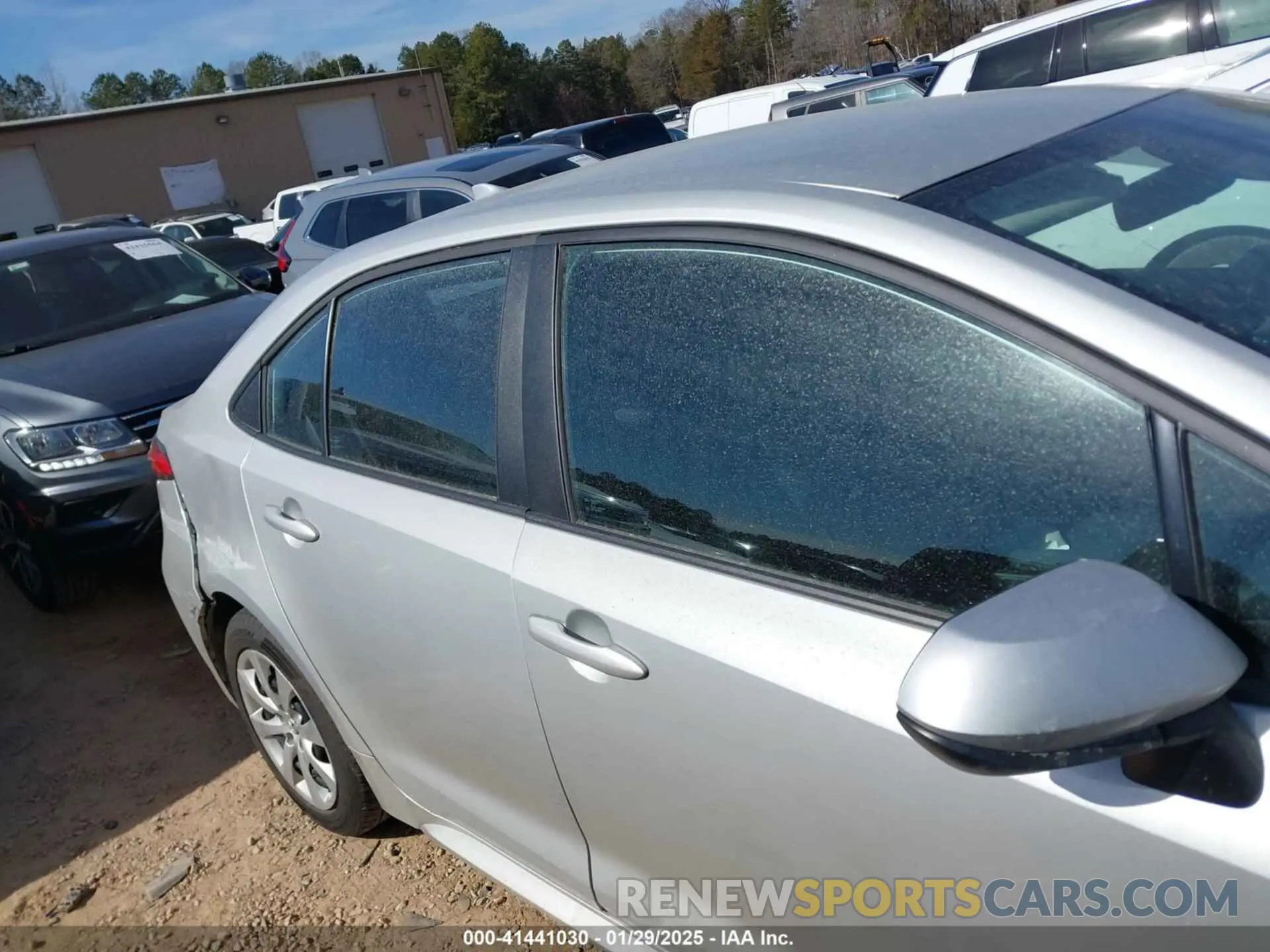13 fotografías del automóvil dañado 5YFEPMAE0NP325540 TOYOTA COROLLA 2022