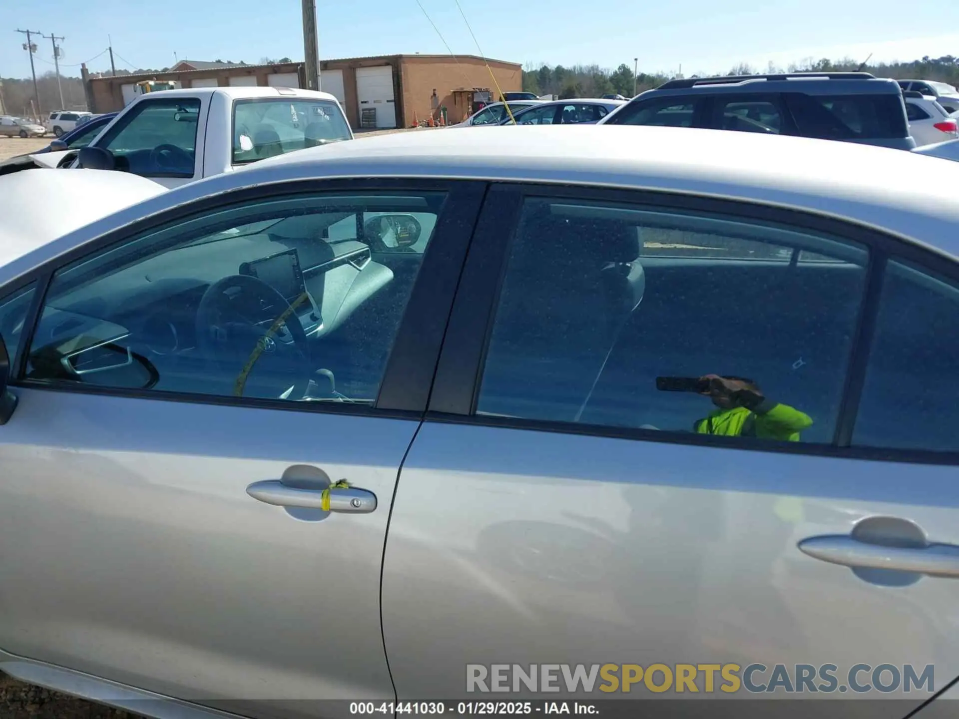 14 fotografías del automóvil dañado 5YFEPMAE0NP325540 TOYOTA COROLLA 2022
