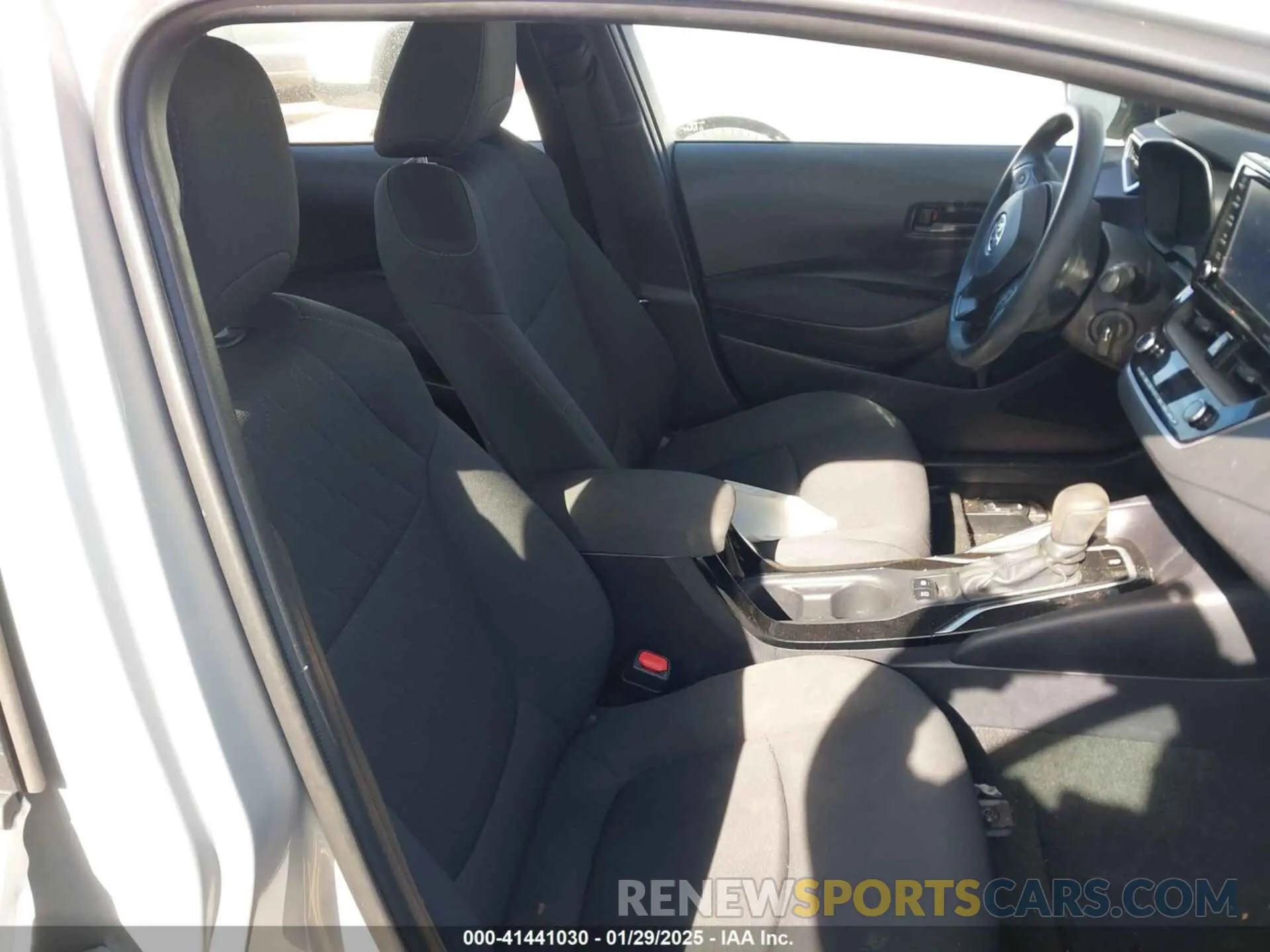 5 fotografías del automóvil dañado 5YFEPMAE0NP325540 TOYOTA COROLLA 2022