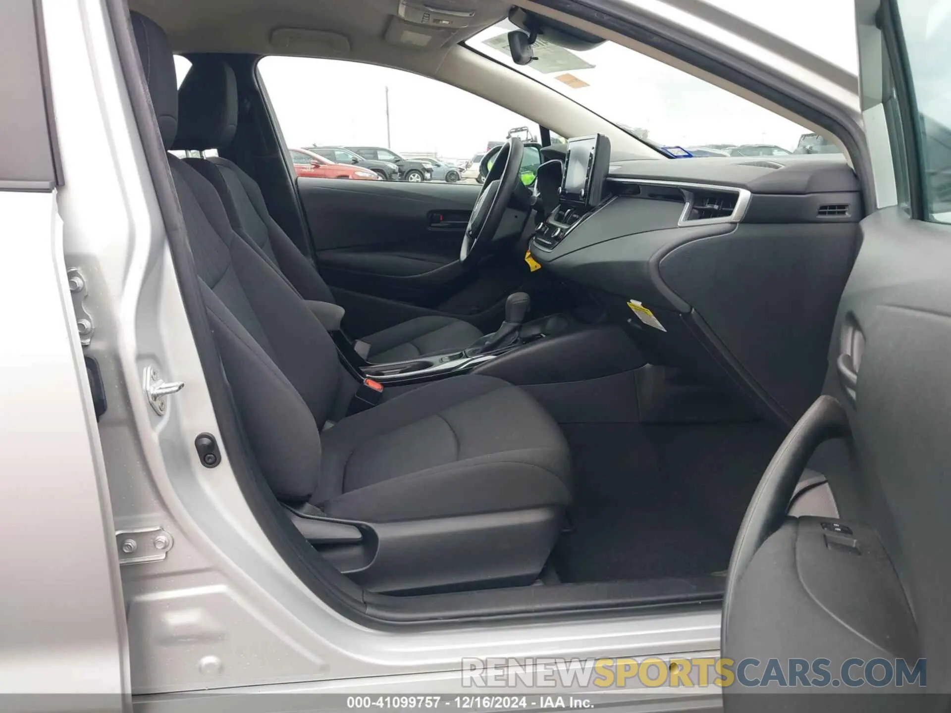5 fotografías del automóvil dañado 5YFEPMAE0NP332634 TOYOTA COROLLA 2022