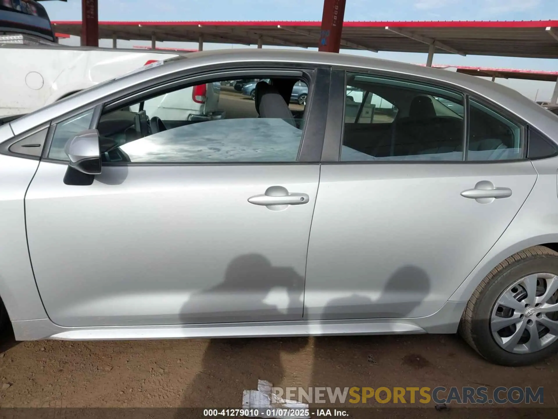 14 fotografías del automóvil dañado 5YFEPMAE0NP333640 TOYOTA COROLLA 2022