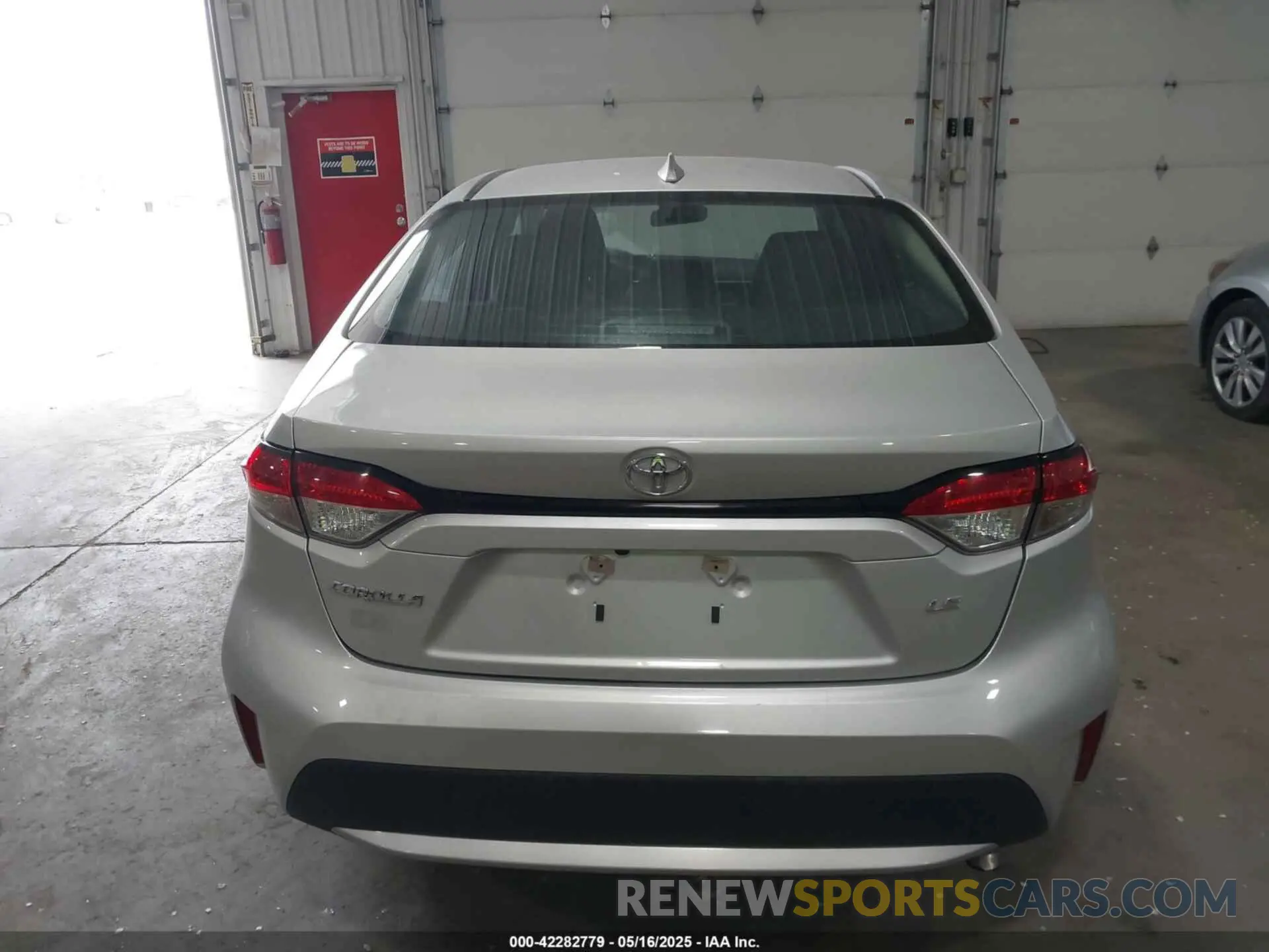 16 fotografías del automóvil dañado 5YFEPMAE0NP343469 TOYOTA COROLLA 2022