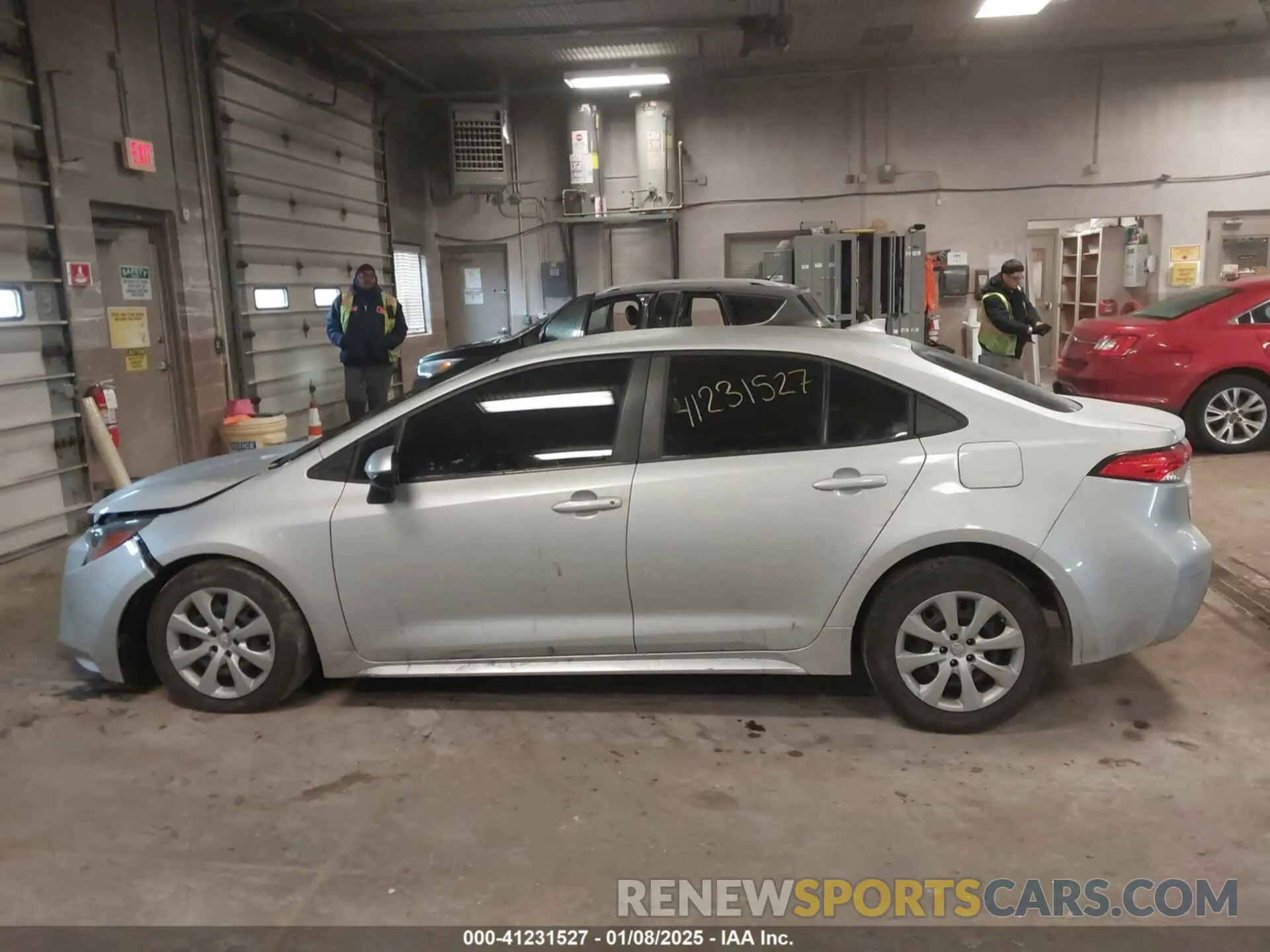 14 fotografías del automóvil dañado 5YFEPMAE0NP347683 TOYOTA COROLLA 2022