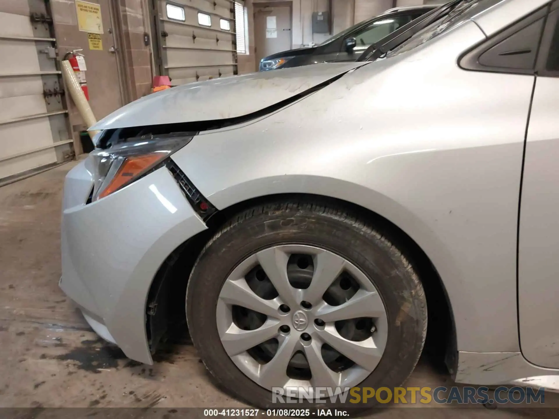 17 fotografías del automóvil dañado 5YFEPMAE0NP347683 TOYOTA COROLLA 2022