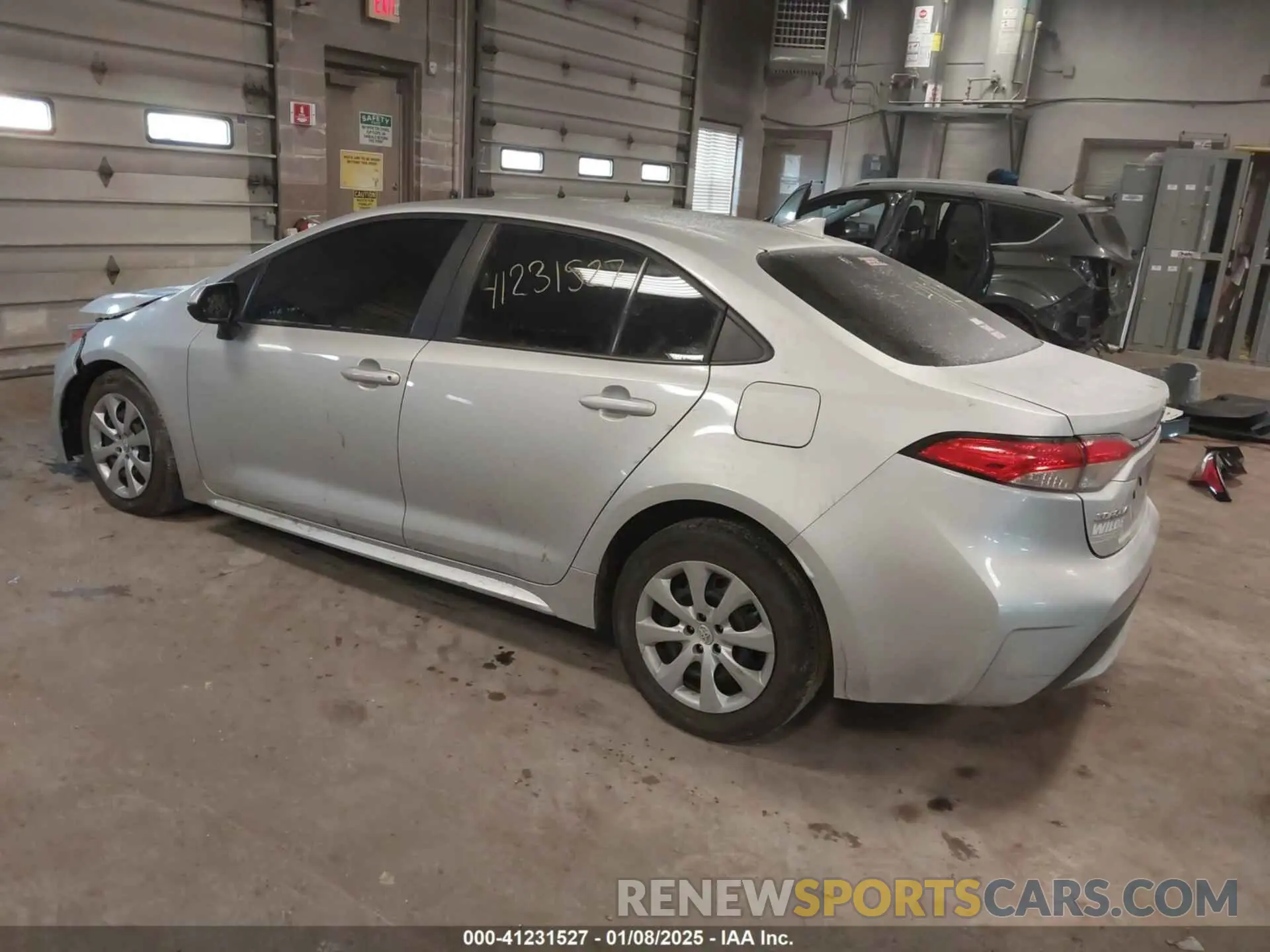 3 fotografías del automóvil dañado 5YFEPMAE0NP347683 TOYOTA COROLLA 2022