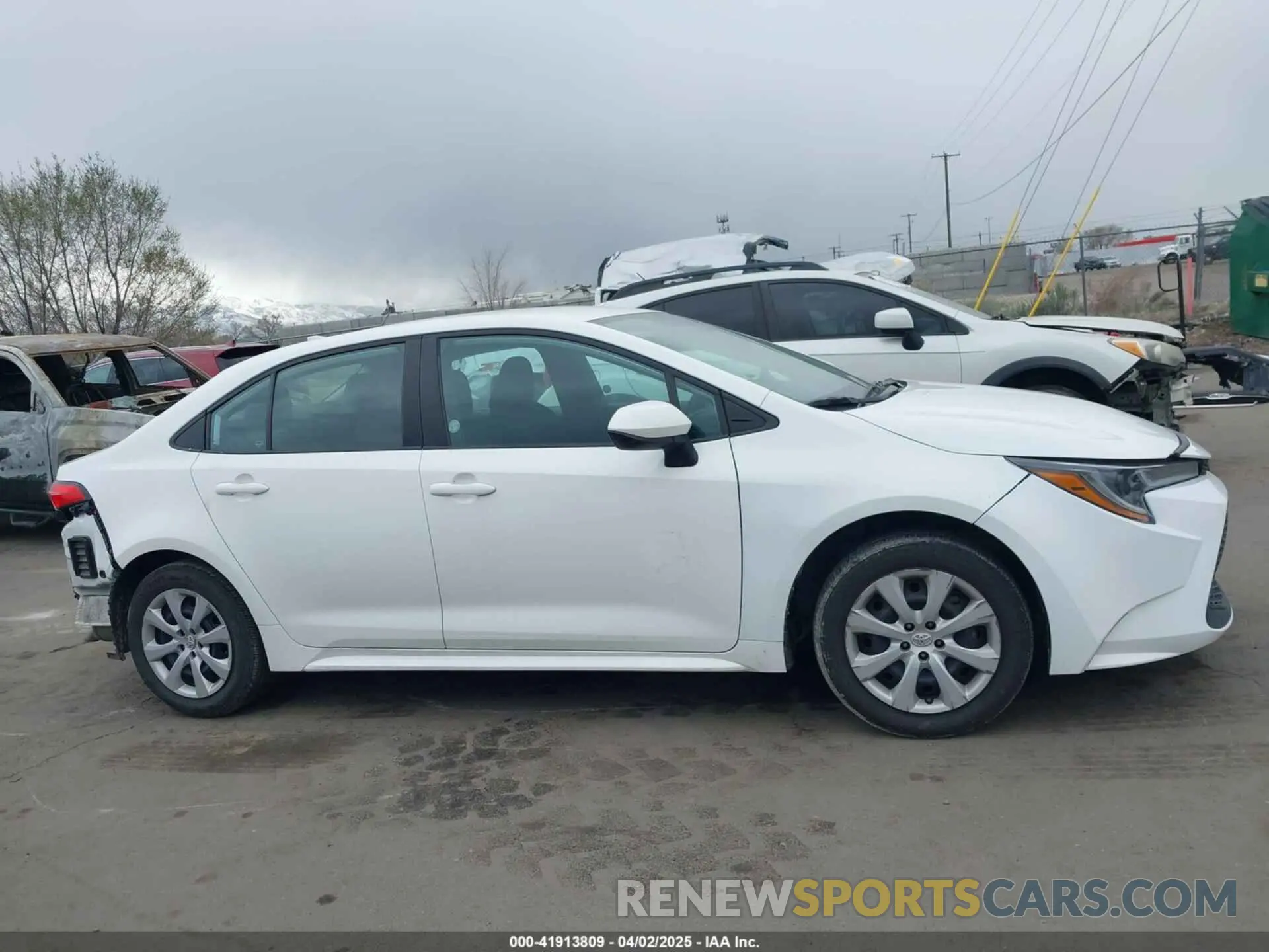 14 fotografías del automóvil dañado 5YFEPMAE0NP361826 TOYOTA COROLLA 2022