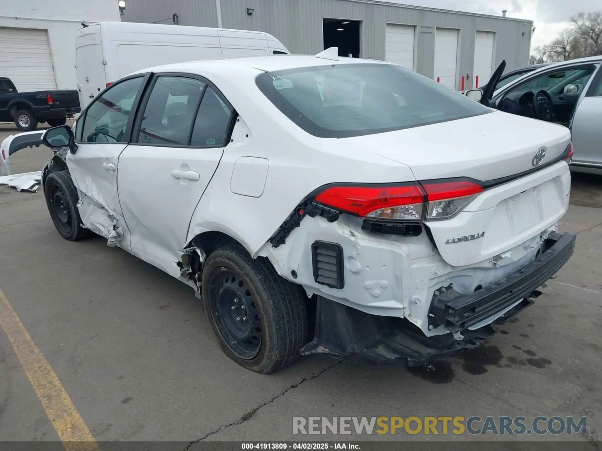 3 fotografías del automóvil dañado 5YFEPMAE0NP361826 TOYOTA COROLLA 2022