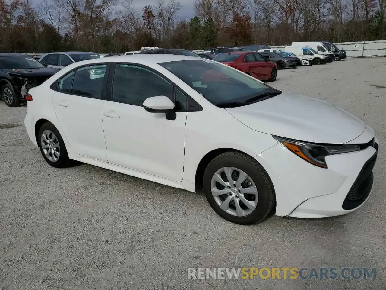 4 fotografías del automóvil dañado 5YFEPMAE0NP369568 TOYOTA COROLLA 2022