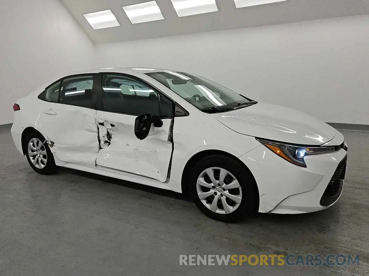 4 fotografías del automóvil dañado 5YFEPMAE1NP283587 TOYOTA COROLLA 2022