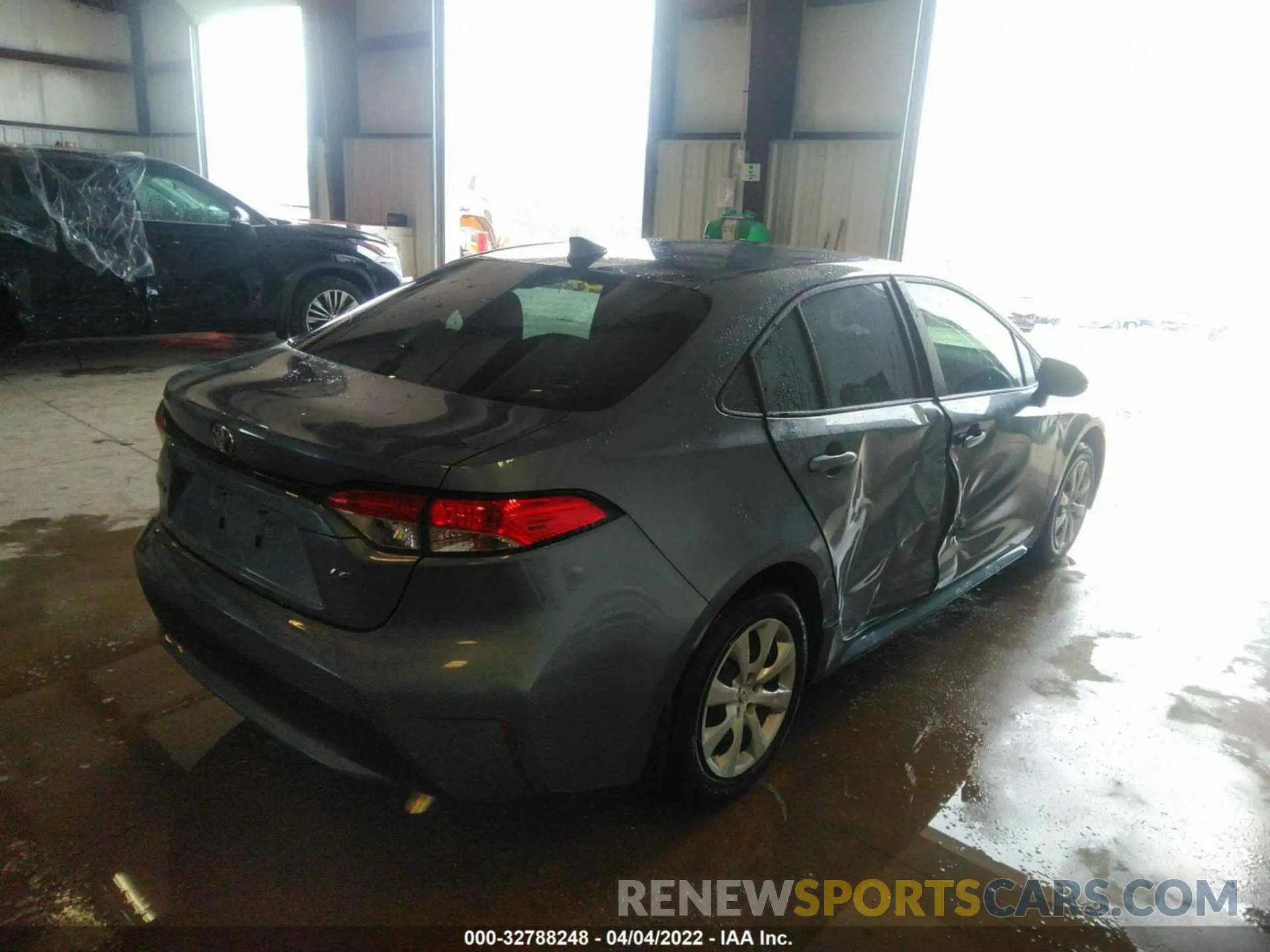 4 fotografías del automóvil dañado 5YFEPMAE1NP301893 TOYOTA COROLLA 2022