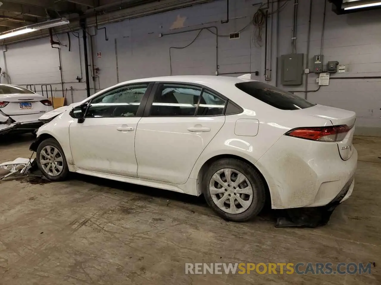 2 fotografías del automóvil dañado 5YFEPMAE1NP339575 TOYOTA COROLLA 2022