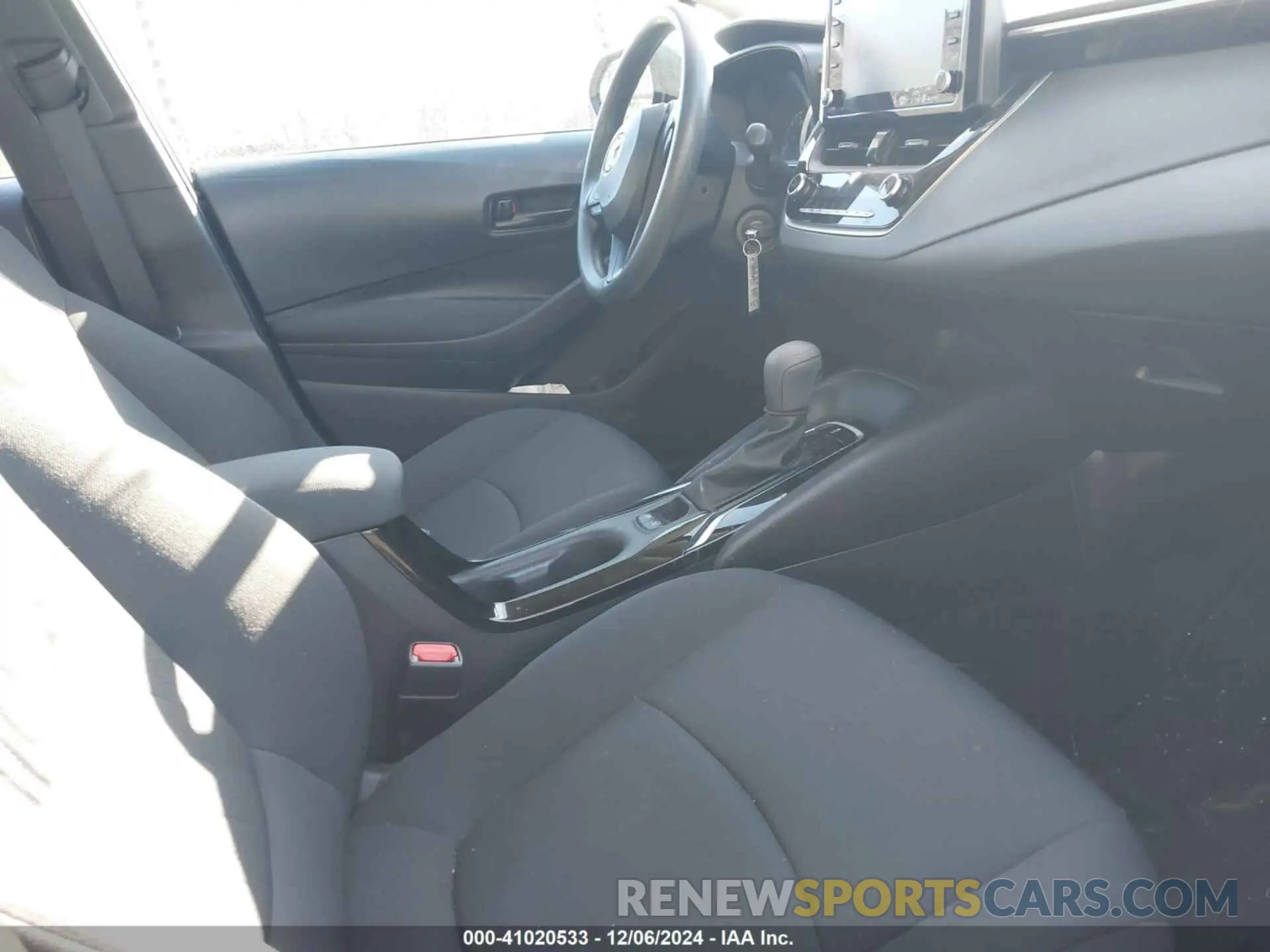 5 fotografías del automóvil dañado 5YFEPMAE1NP372110 TOYOTA COROLLA 2022