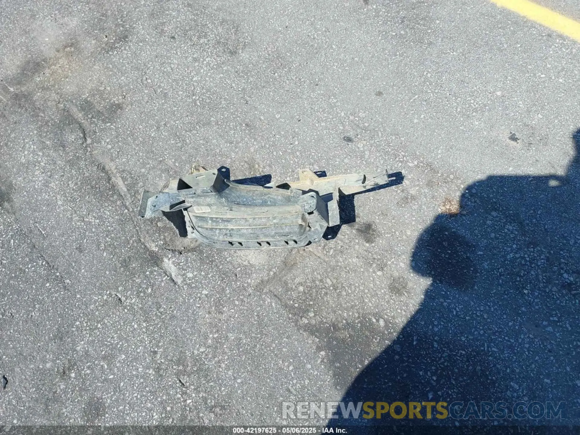 11 fotografías del automóvil dañado 5YFEPMAE1NP385620 TOYOTA COROLLA 2022