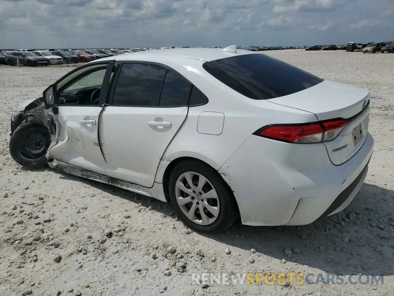 2 fotografías del automóvil dañado 5YFEPMAE2NP272887 TOYOTA COROLLA 2022