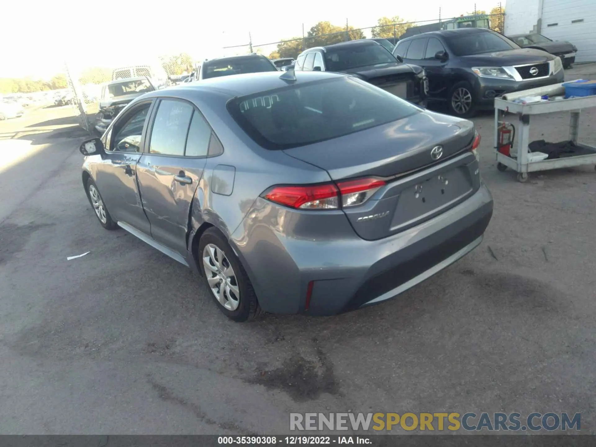 3 fotografías del automóvil dañado 5YFEPMAE2NP281640 TOYOTA COROLLA 2022