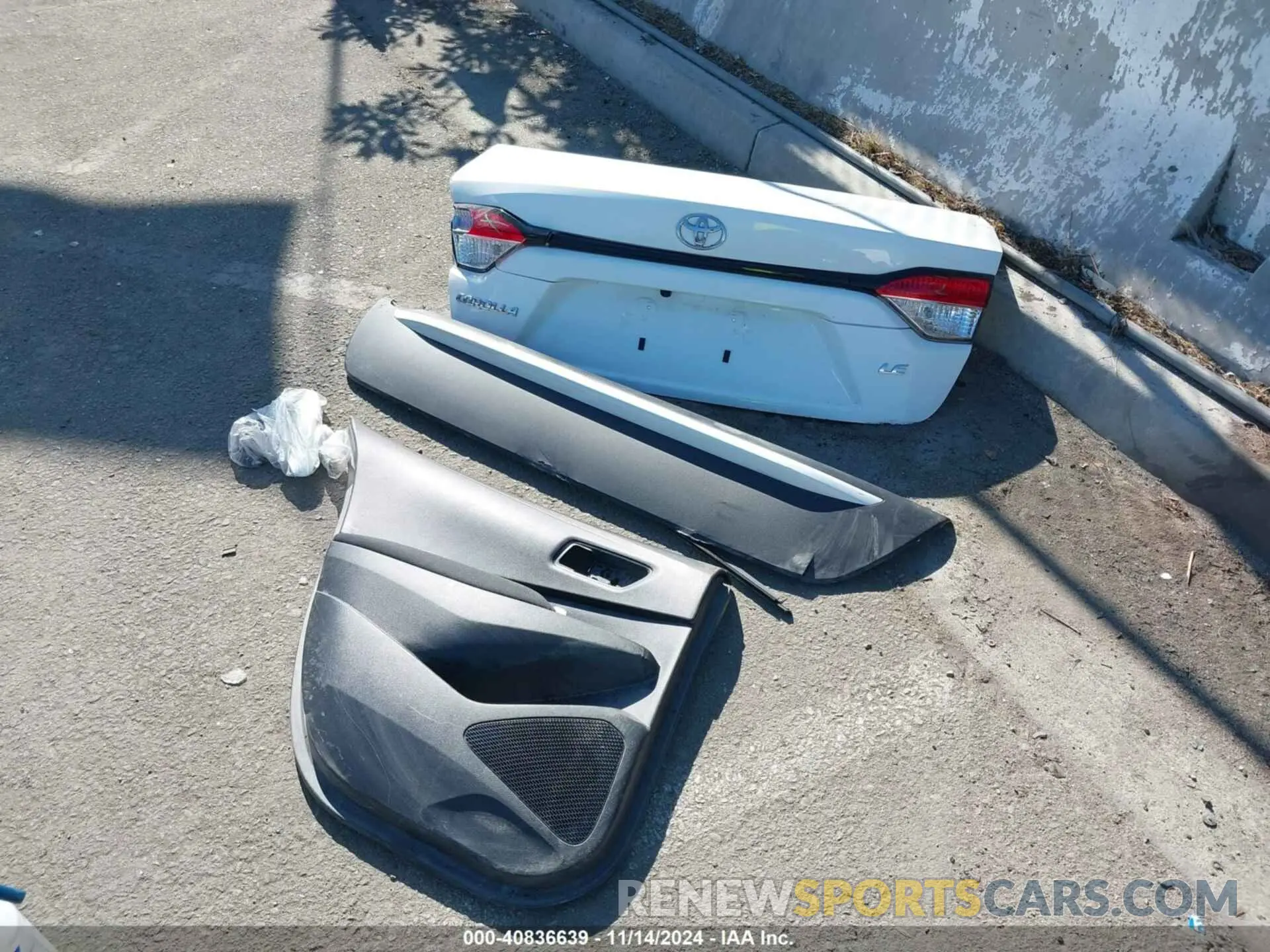 12 fotografías del automóvil dañado 5YFEPMAE2NP285946 TOYOTA COROLLA 2022